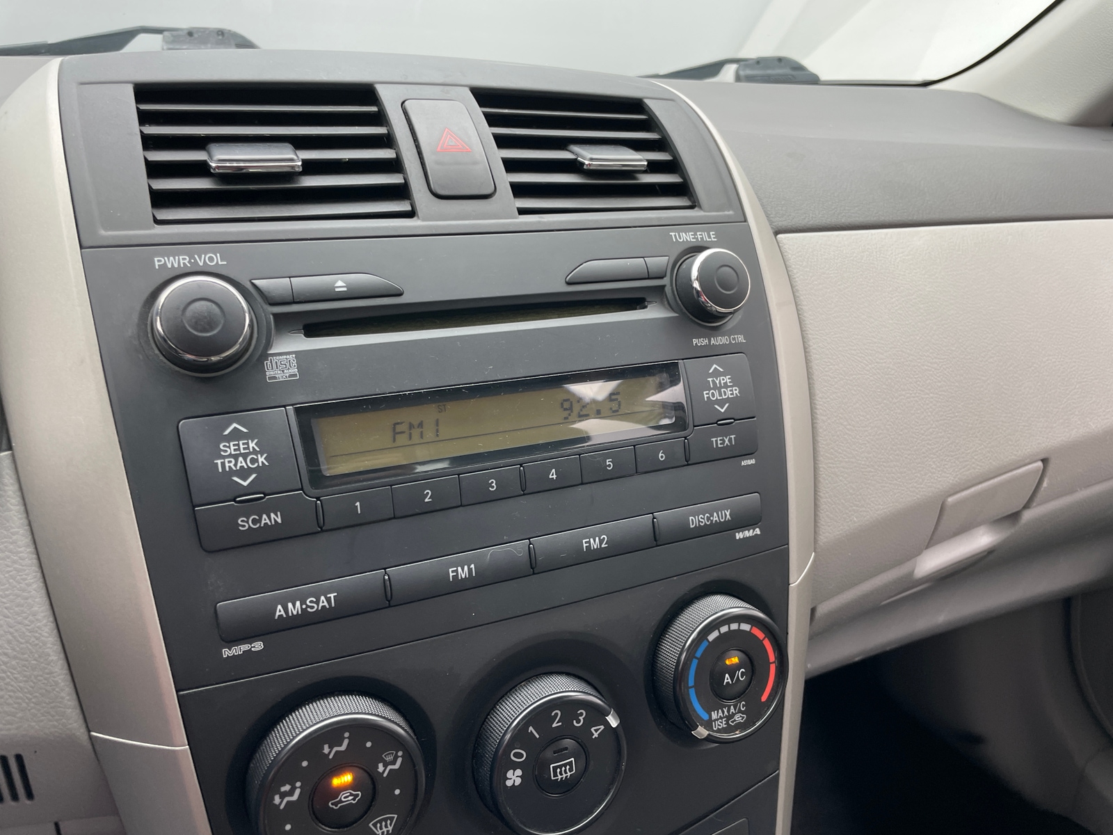 Thumbnail: 2010 Toyota Corolla - 4