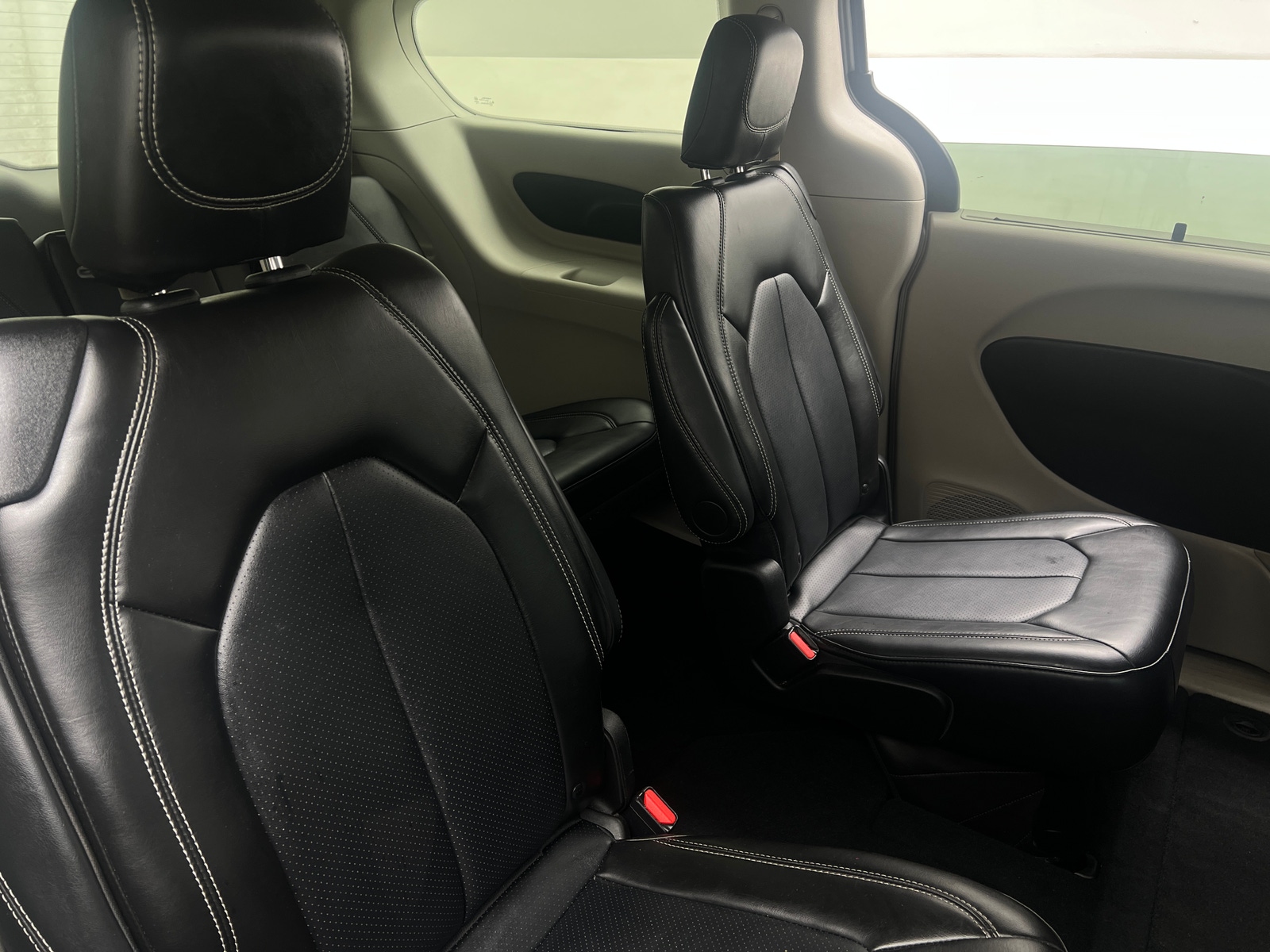 Thumbnail: 2024 Chrysler Pacifica - 5