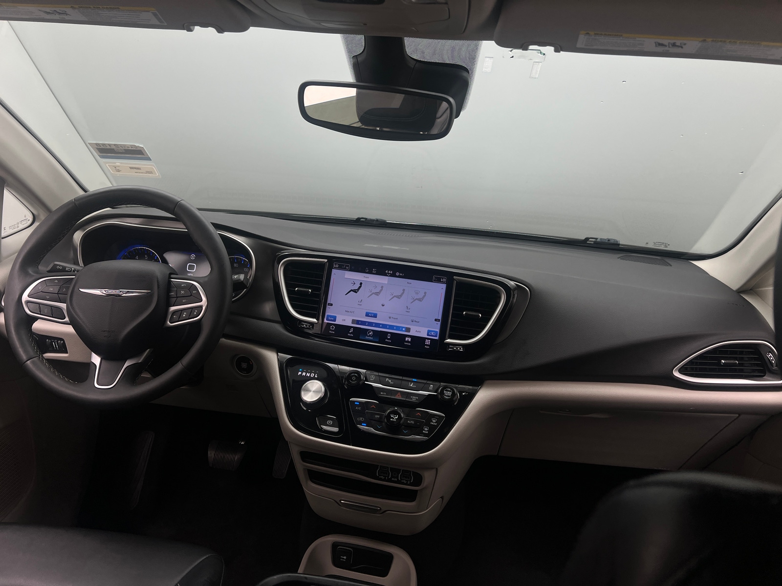 Thumbnail: 2024 Chrysler Pacifica - 2