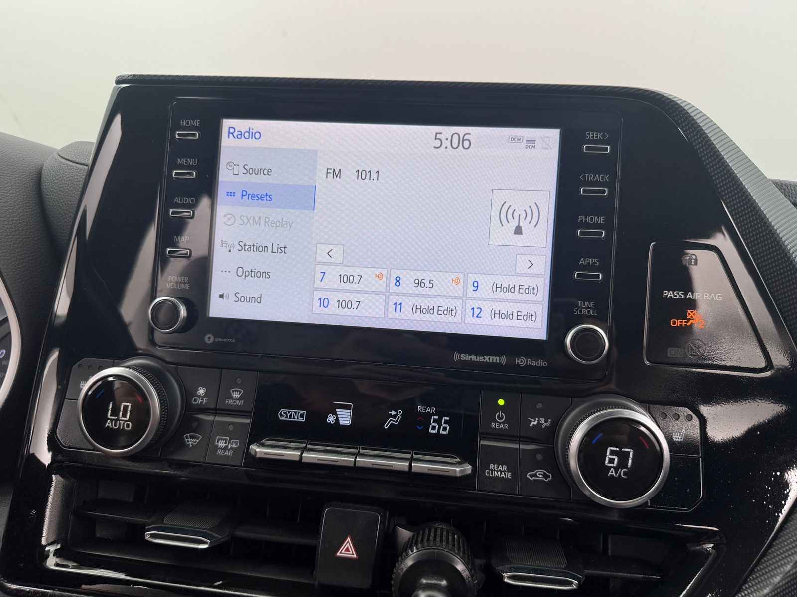 Thumbnail: 2021 Toyota Highlander - 3