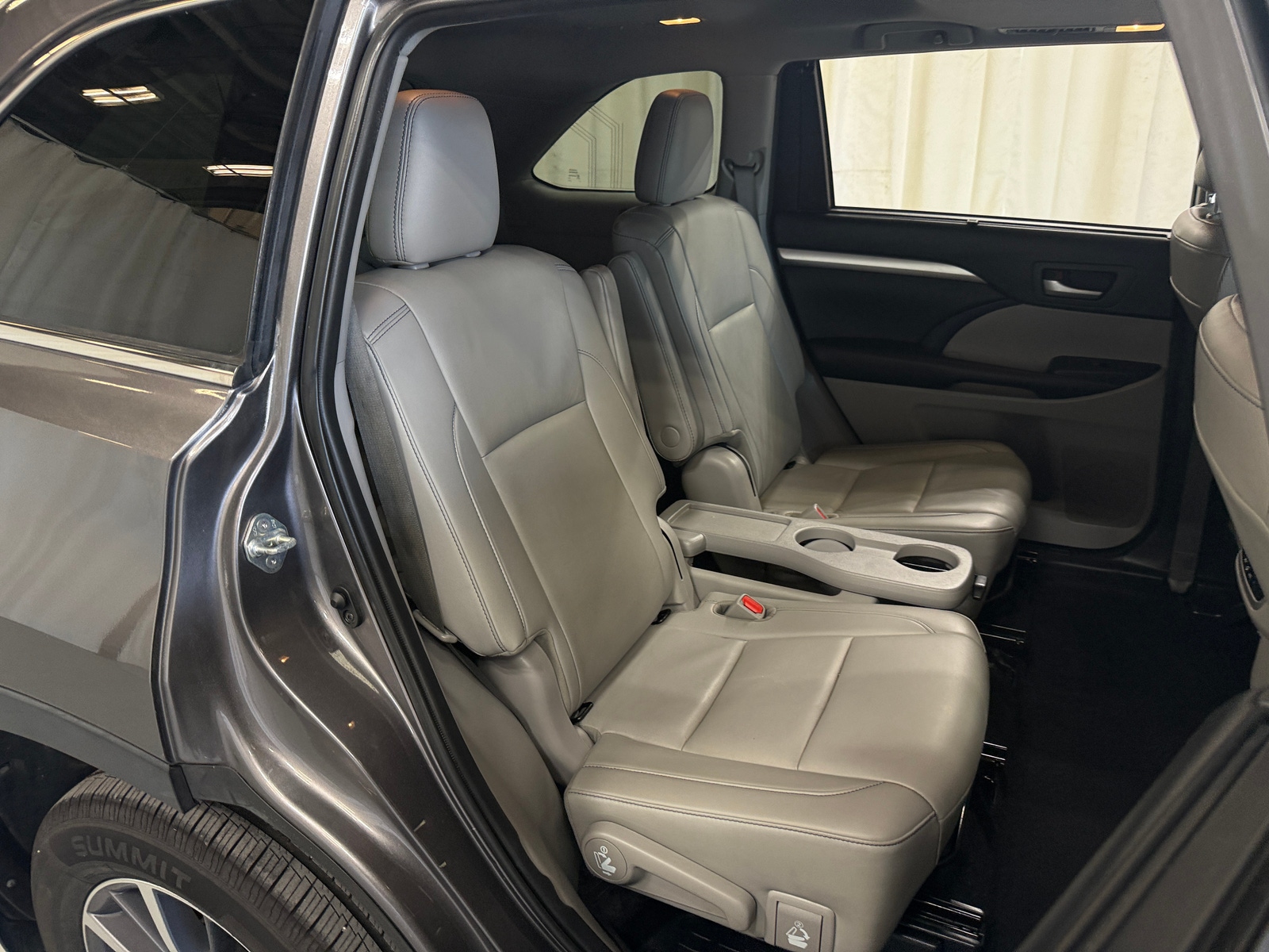 Thumbnail: 2019 Toyota Highlander - 5