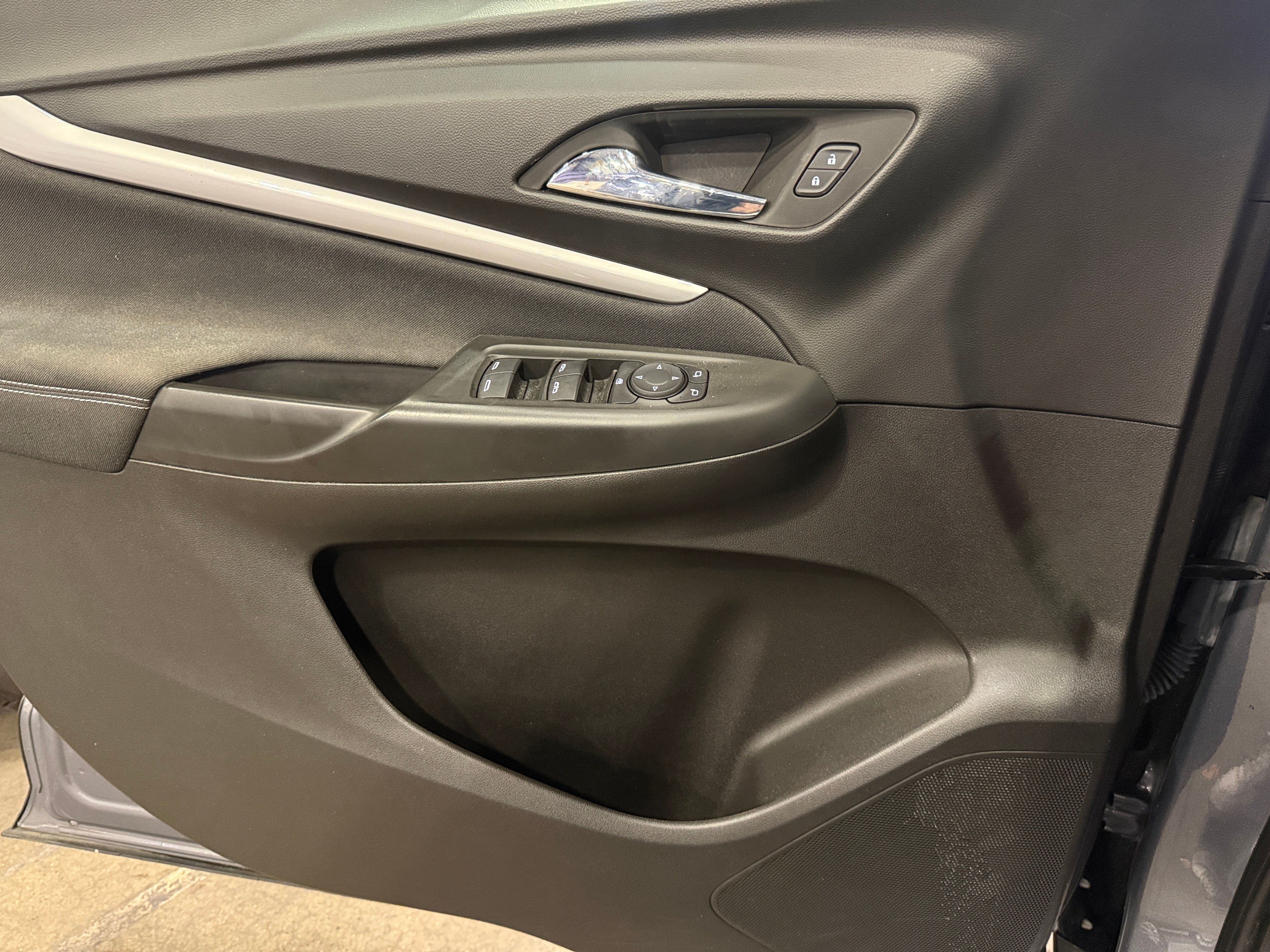 Used 2022 Chevrolet Bolt EUV LT with VIN 1G1FY6S00N4120411 for sale in Auburn, WA