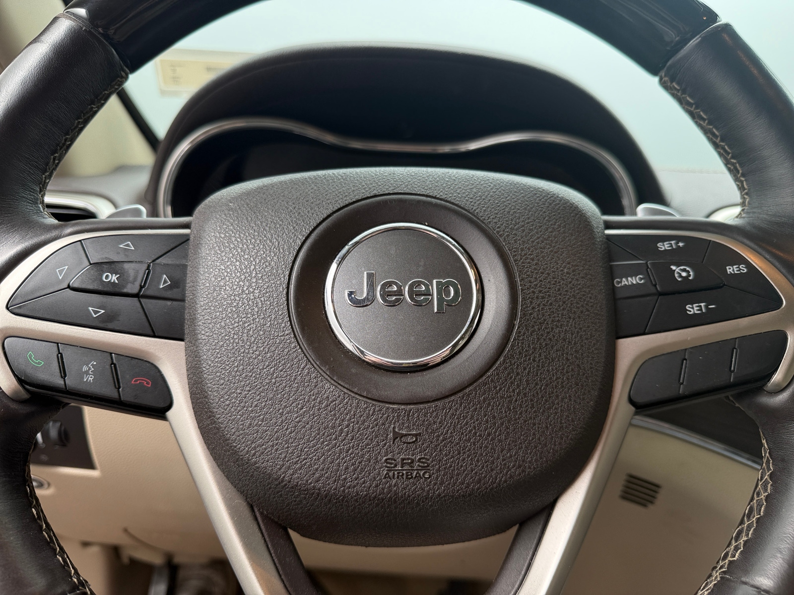 Thumbnail: 2017 Jeep Grand Cherokee - 4