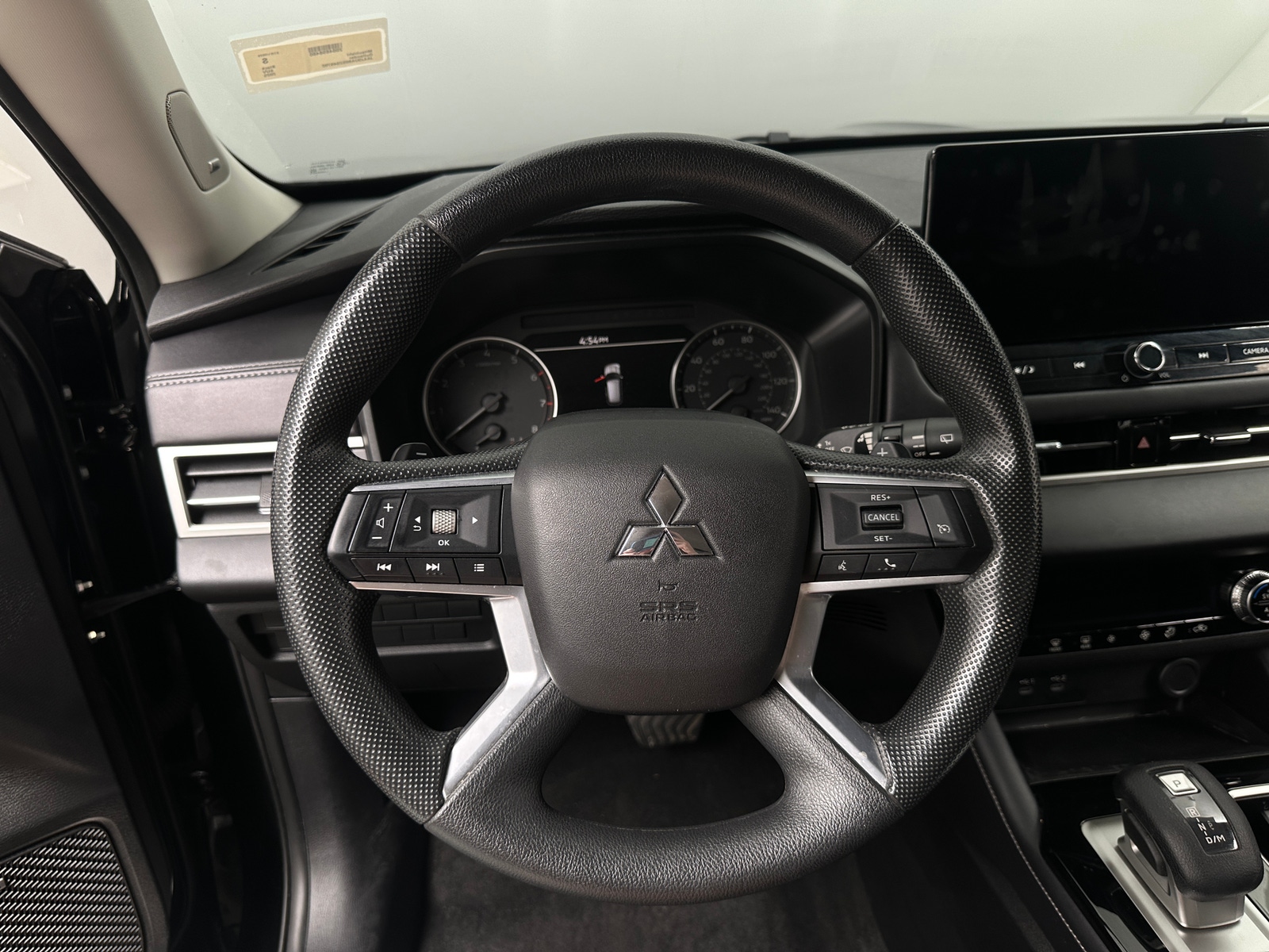 Thumbnail: 2025 Mitsubishi Outlander - 5