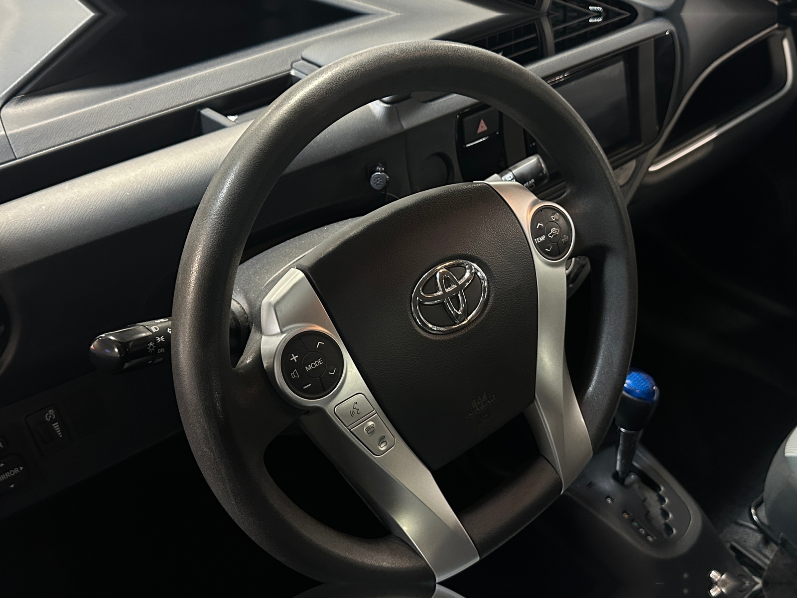Thumbnail: 2015 Toyota Prius c - 5