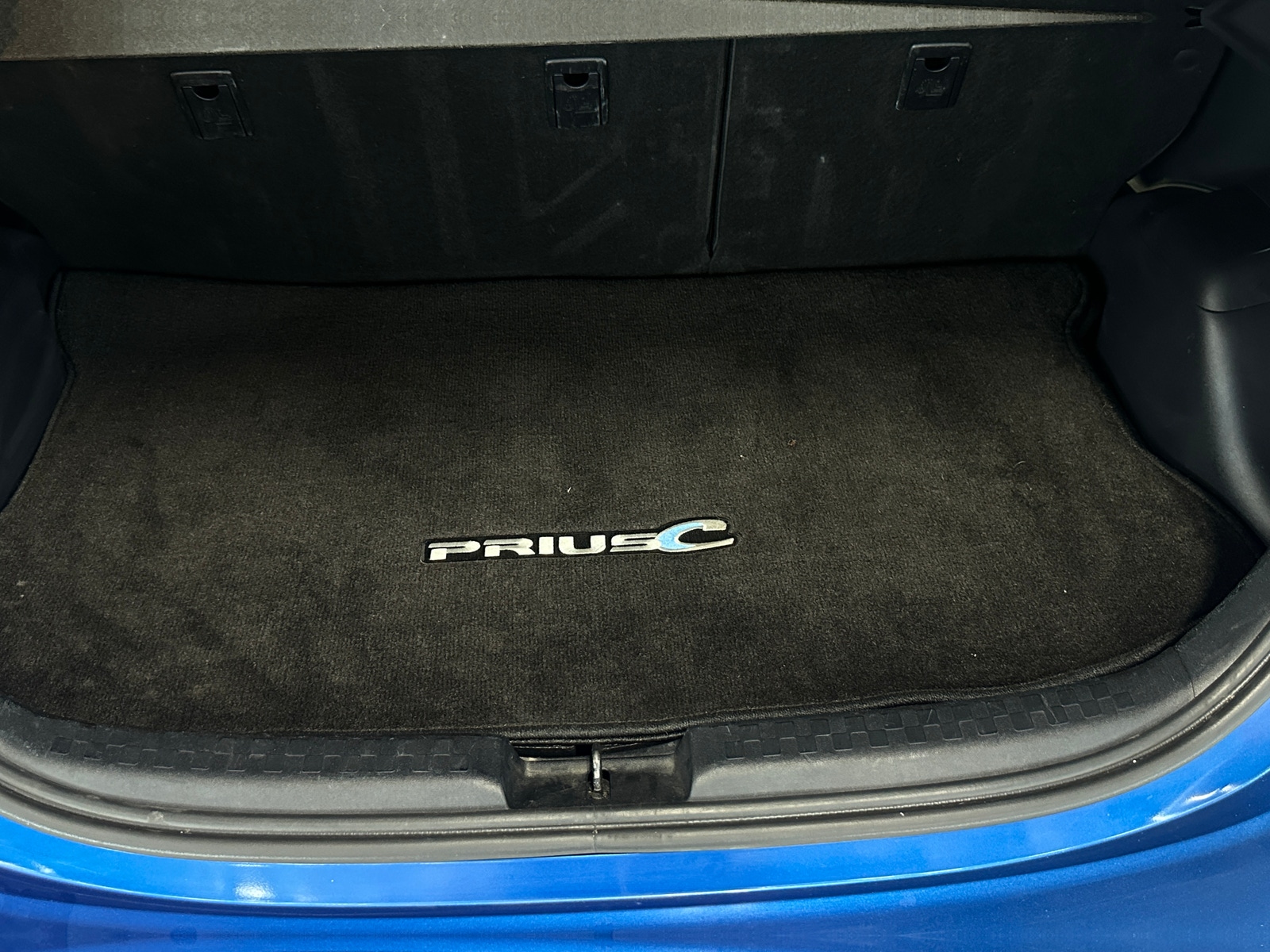 Thumbnail: 2015 Toyota Prius c - 7
