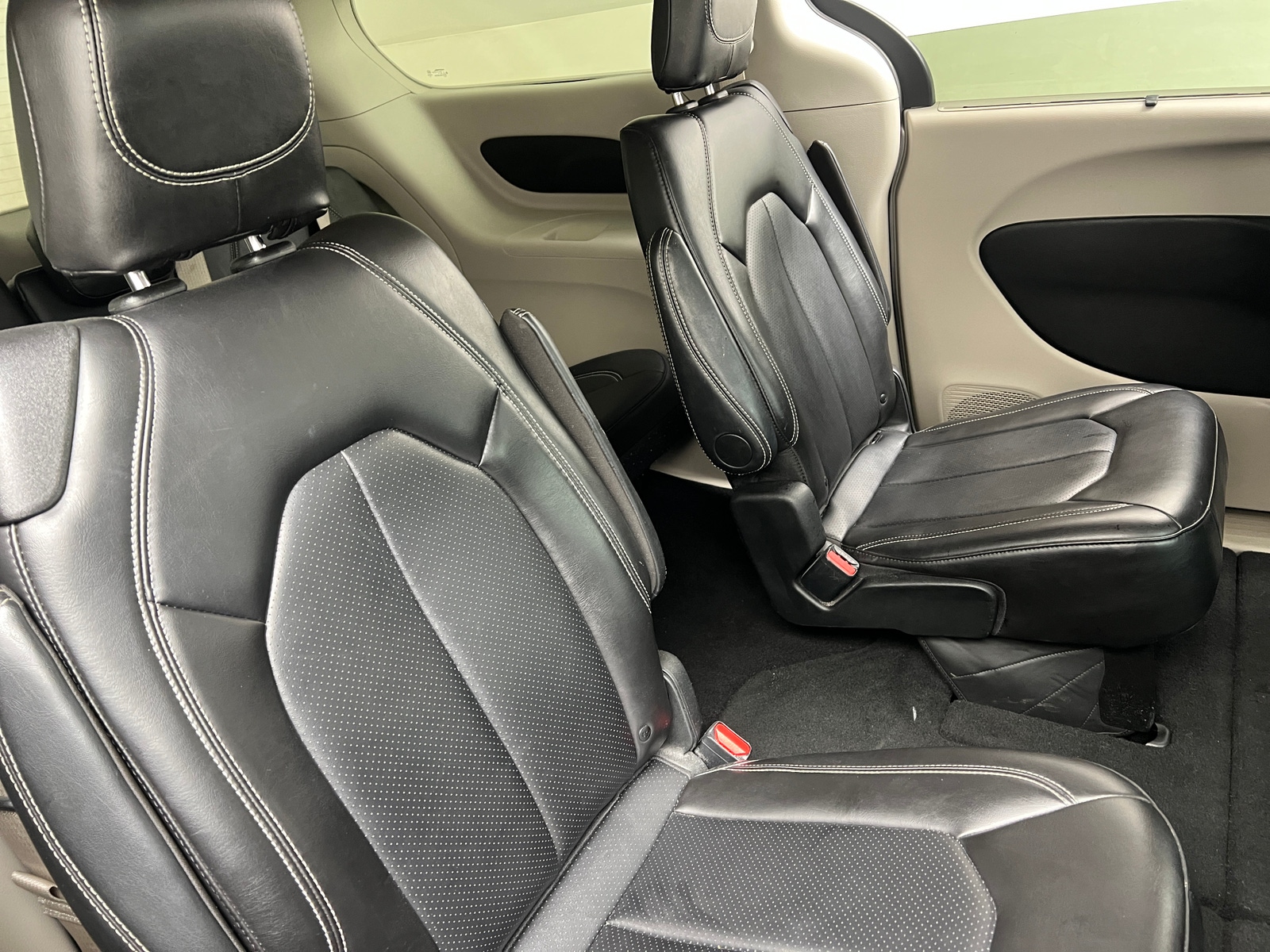 Thumbnail: 2024 Chrysler Pacifica - 5
