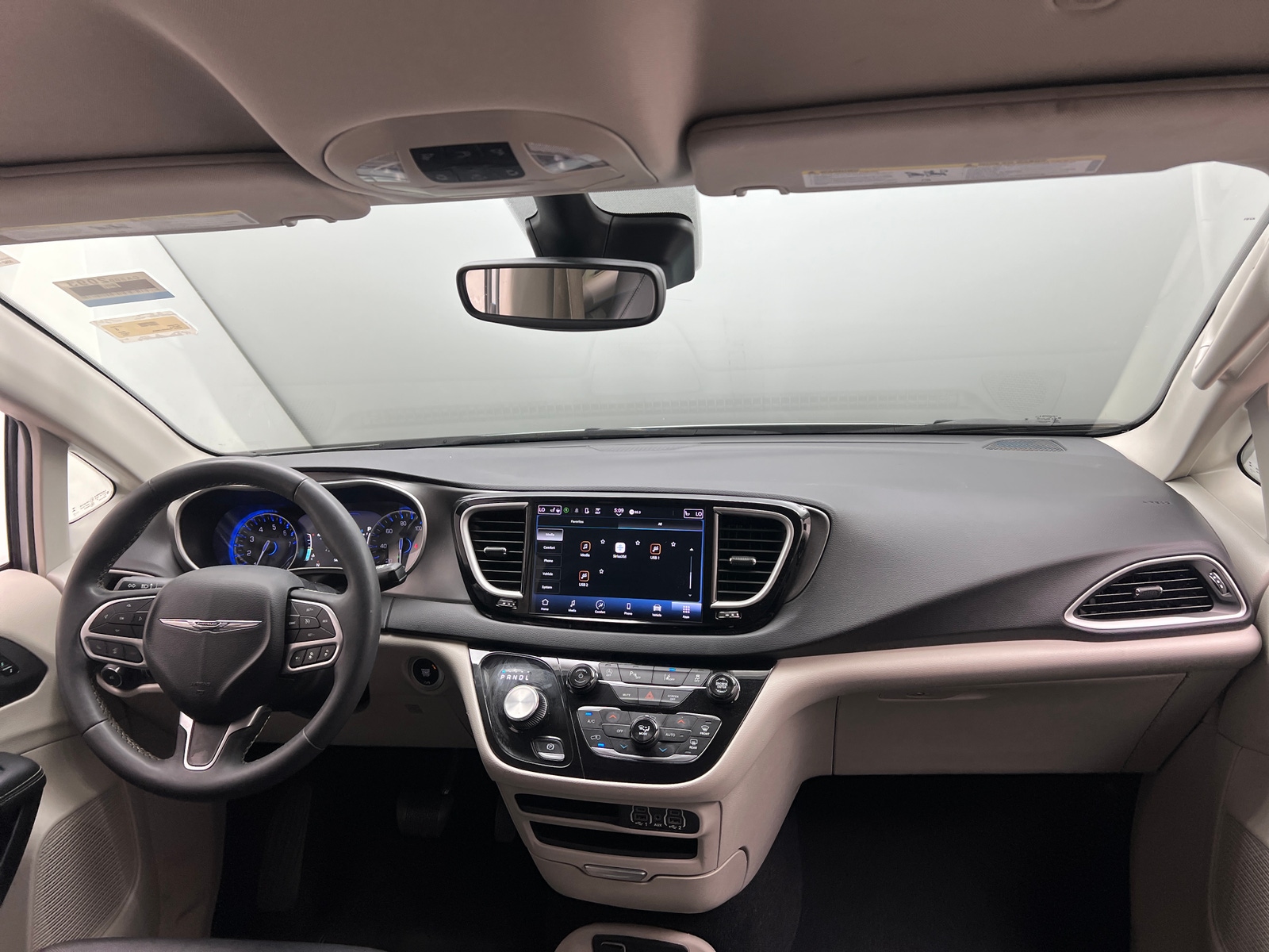 Thumbnail: 2024 Chrysler Pacifica - 2