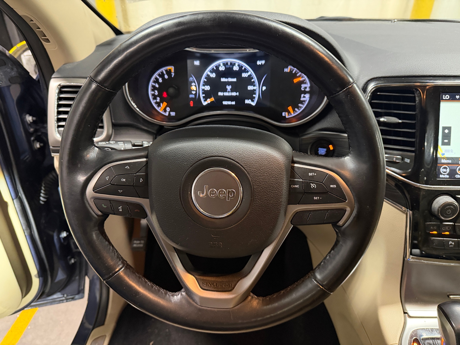 Thumbnail: 2020 Jeep Grand Cherokee - 4