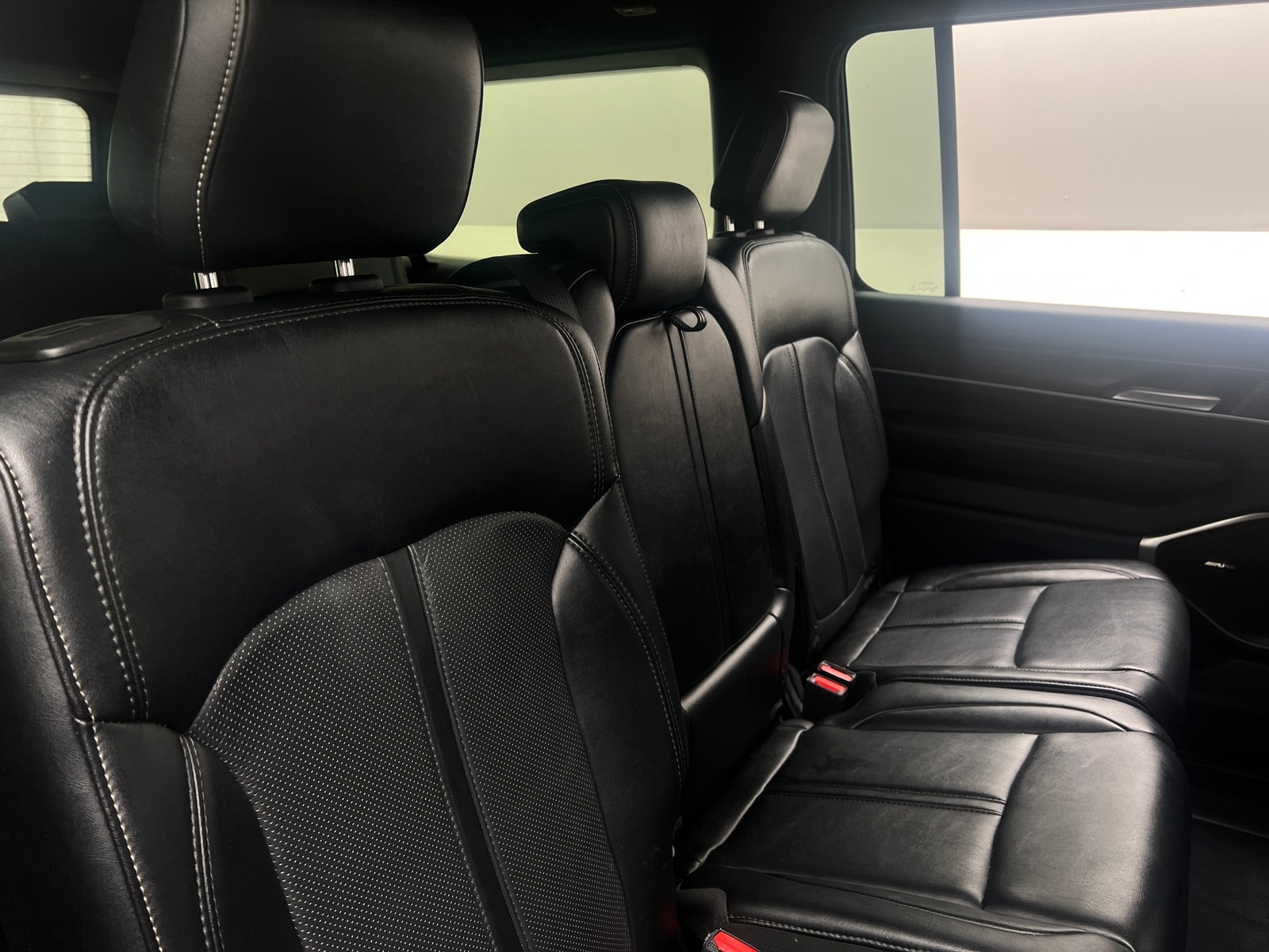 Thumbnail: 2024 Jeep Wagoneer - 5