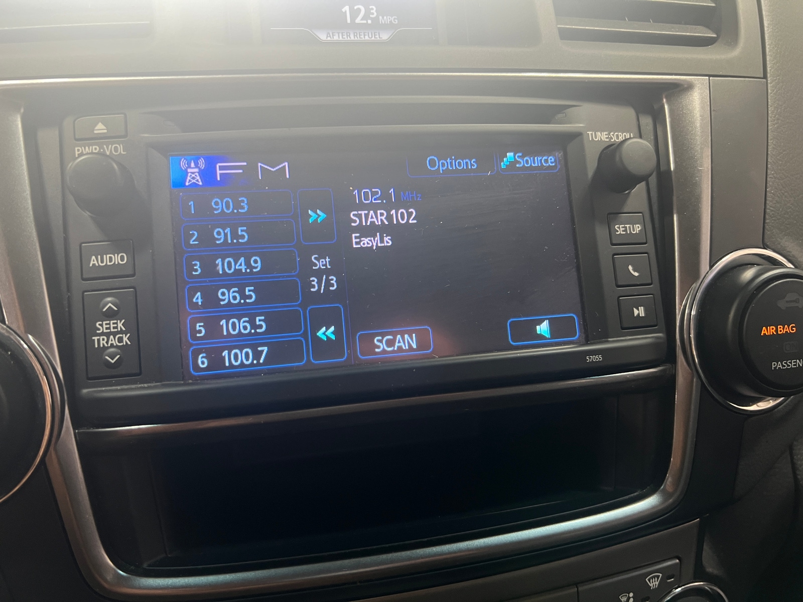 Thumbnail: 2013 Toyota Highlander - 4