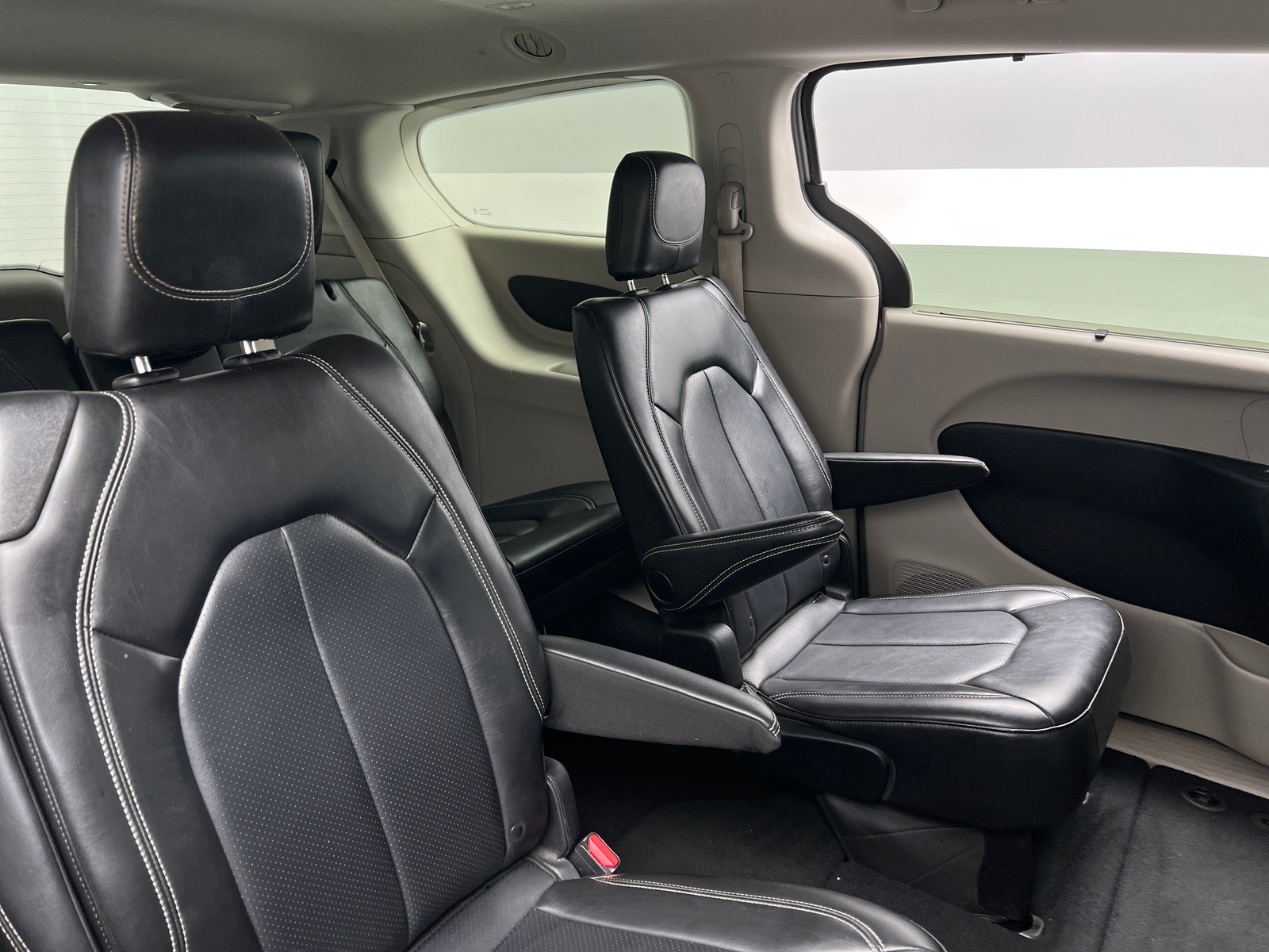 Thumbnail: 2024 Chrysler Pacifica - 5