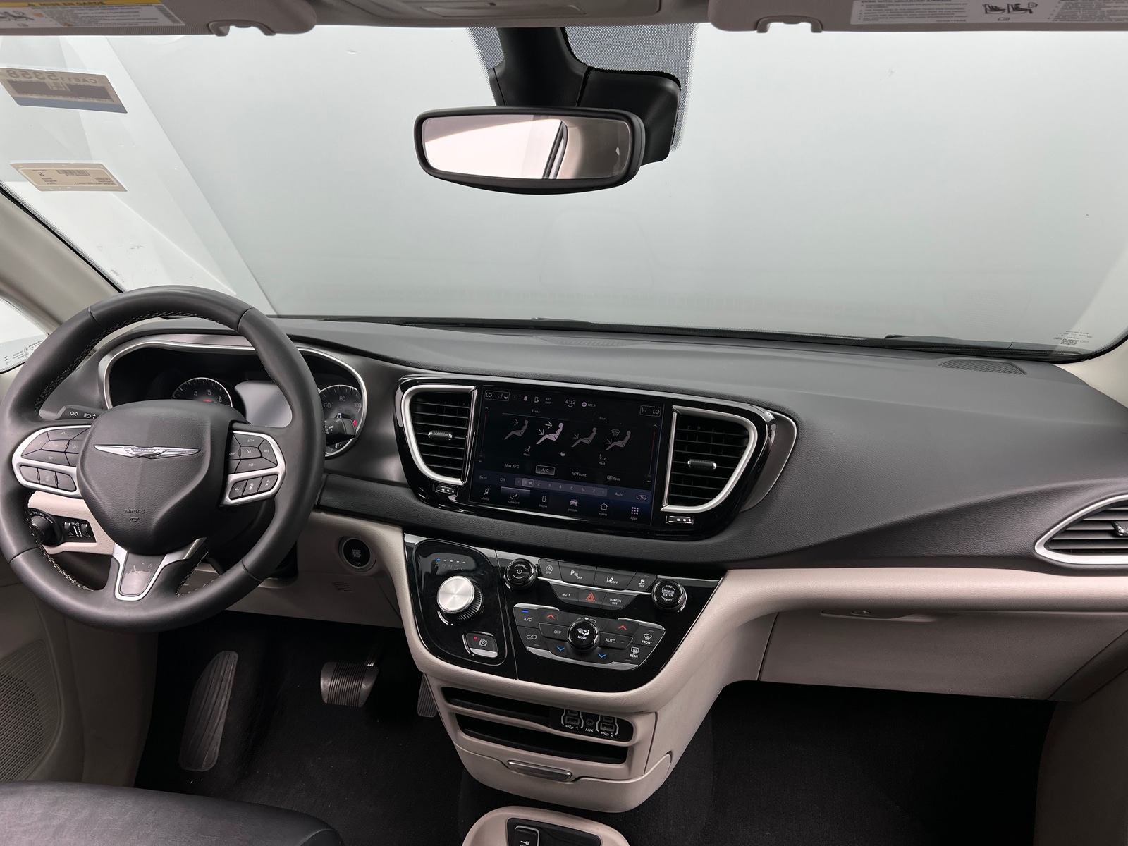 Thumbnail: 2024 Chrysler Pacifica - 2