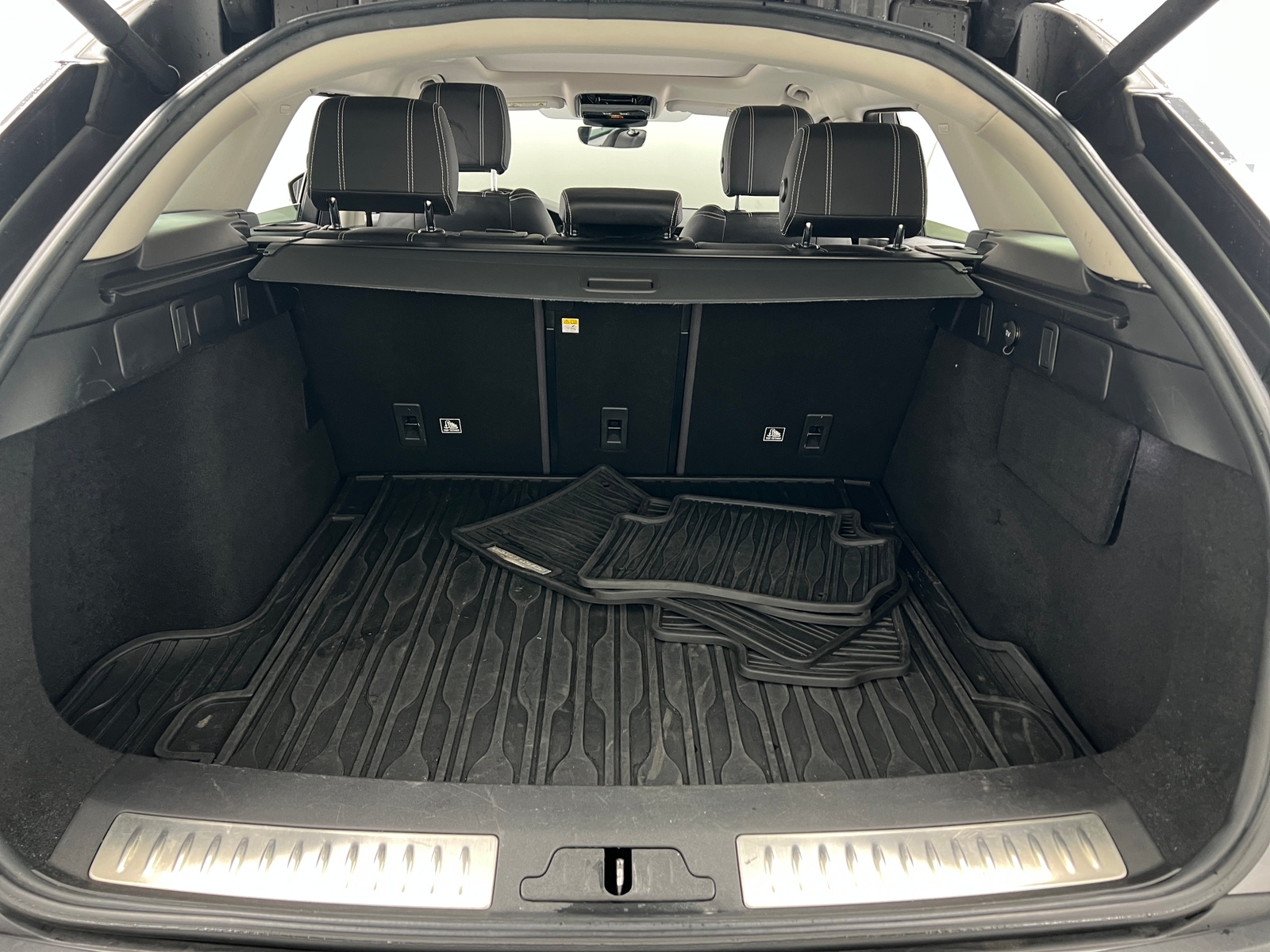 Thumbnail: 2019 Land Rover Range Rover Velar - 6