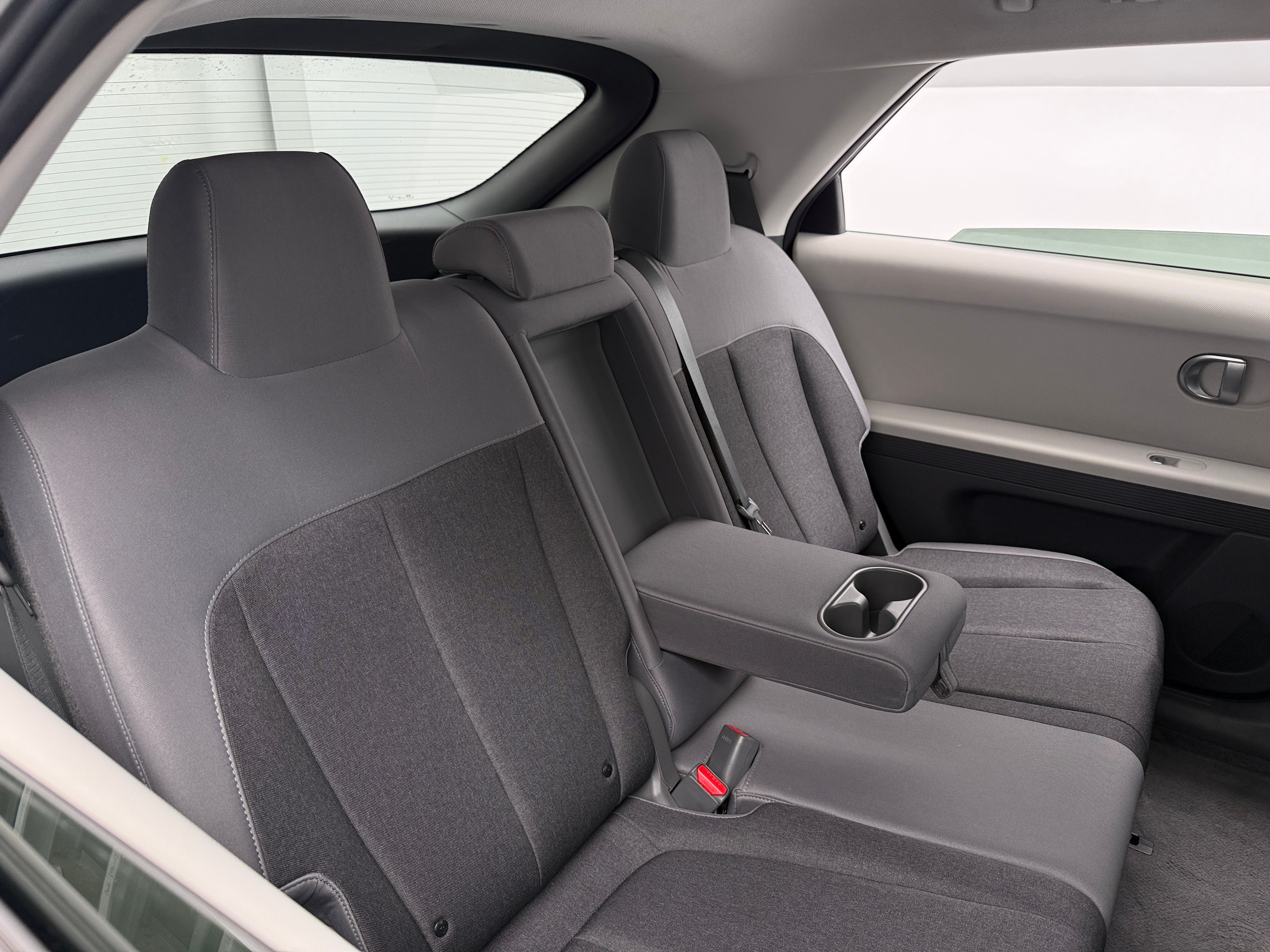 2023 Hyundai IONIQ 5 SE - Photo 3