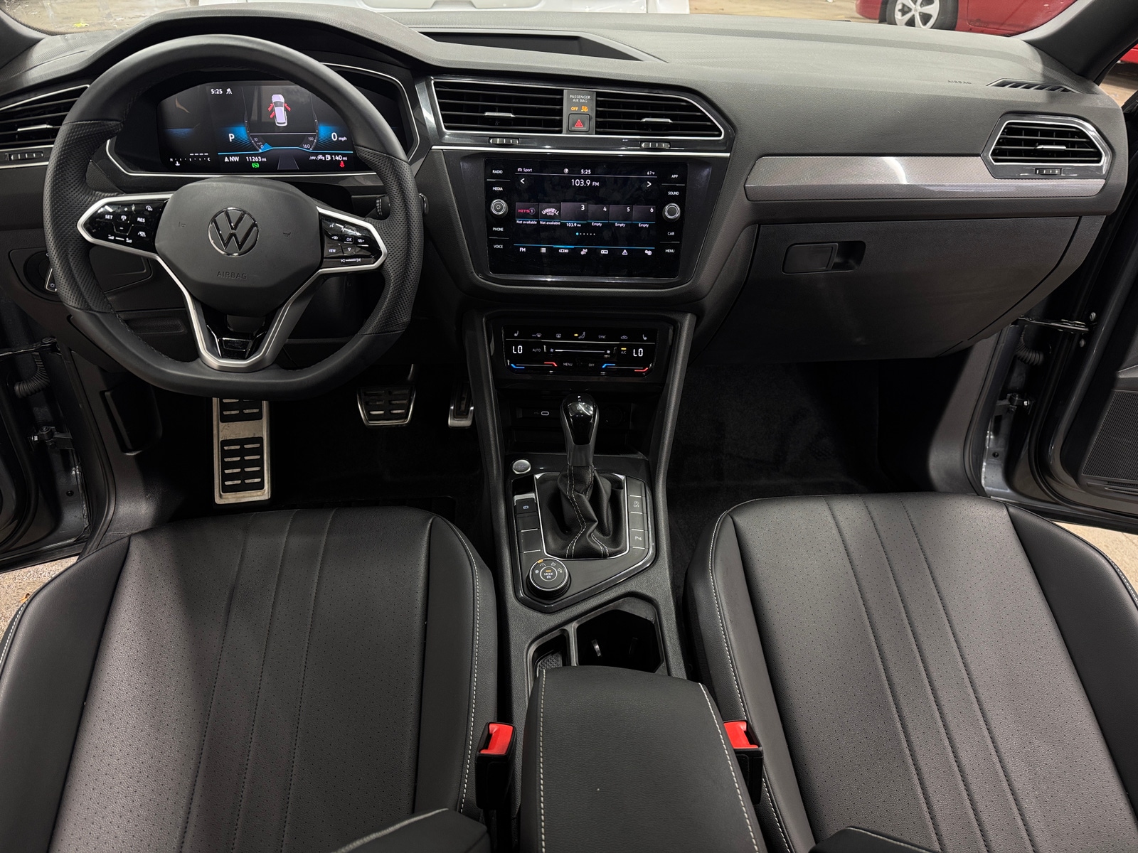 Thumbnail: 2024 Volkswagen Tiguan - 2