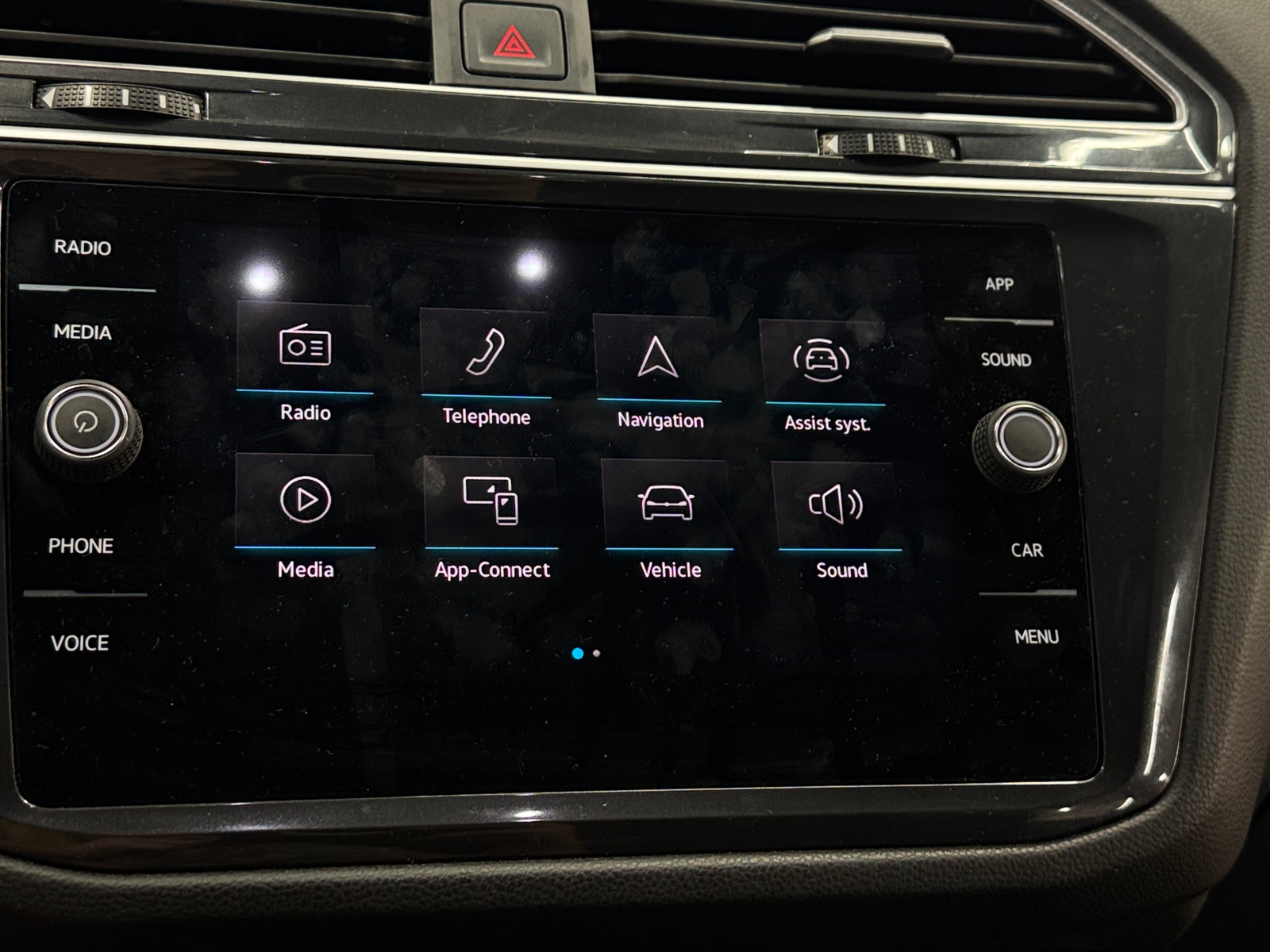 Thumbnail: 2024 Volkswagen Tiguan - 3