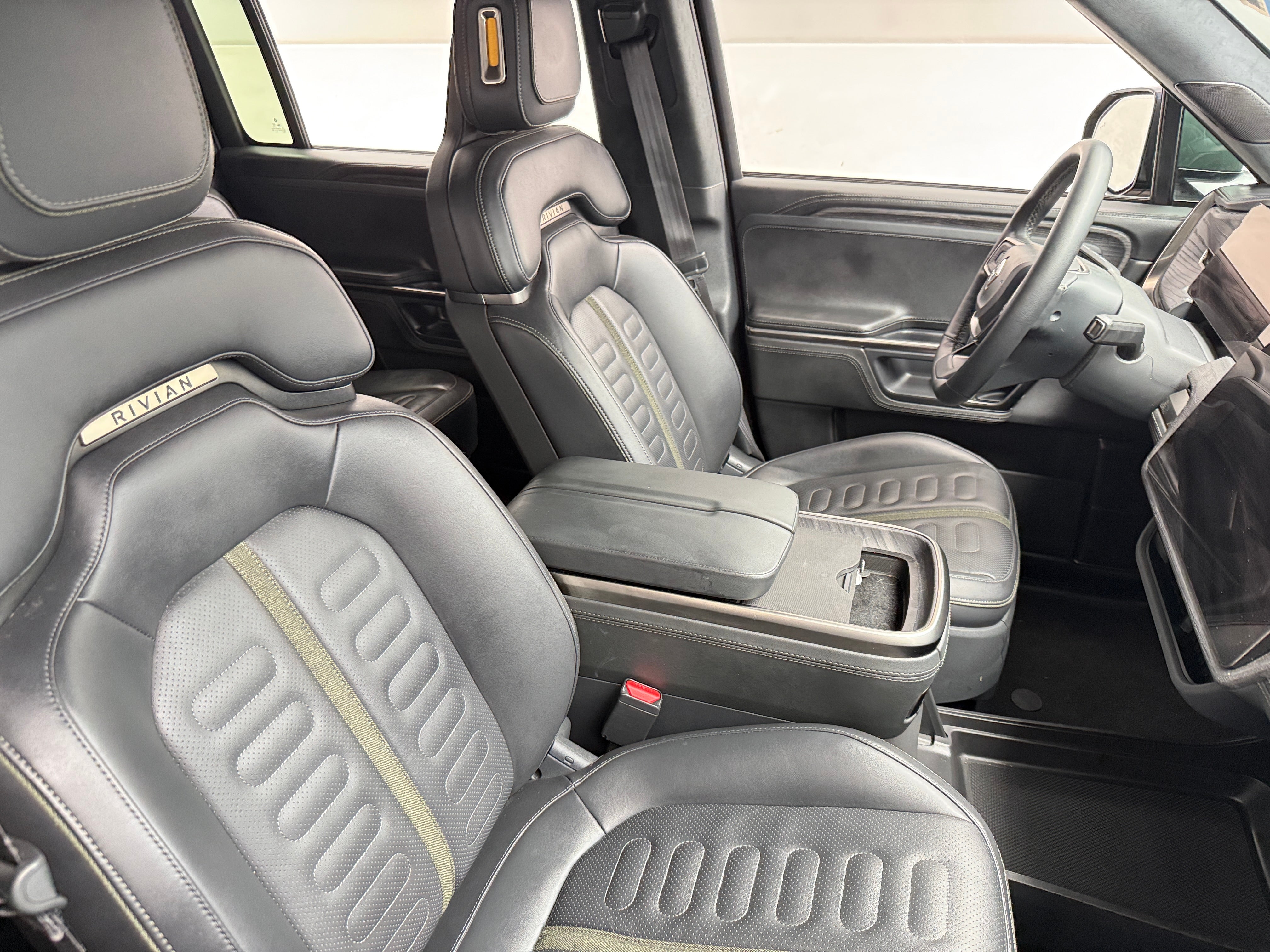 Used 2023 Rivian R1S Adventure with VIN 7PDSGABA8PN004660 for sale in Auburn, WA