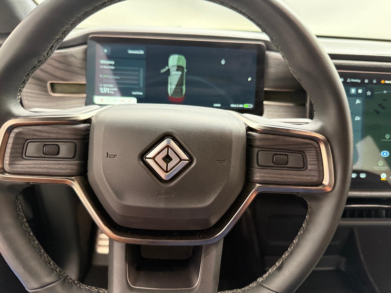 Thumbnail: 2023 Rivian R1S - 4