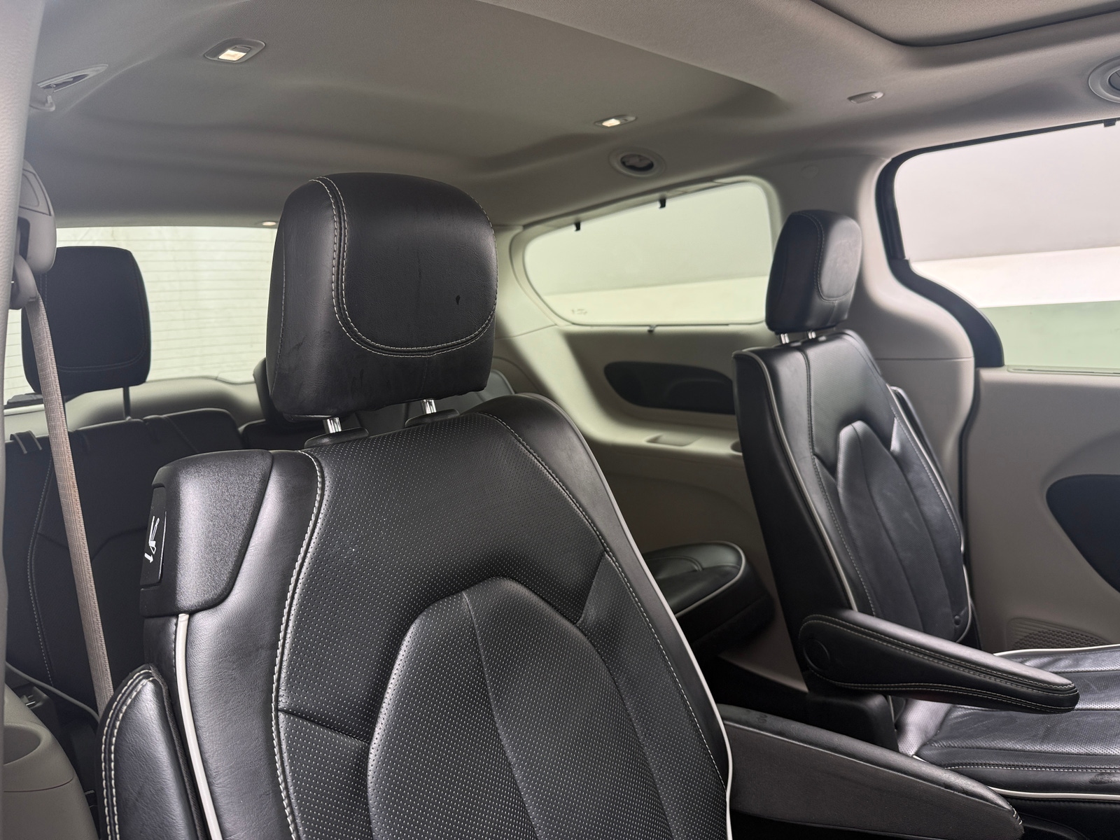 Thumbnail: 2023 Chrysler Pacifica - 5