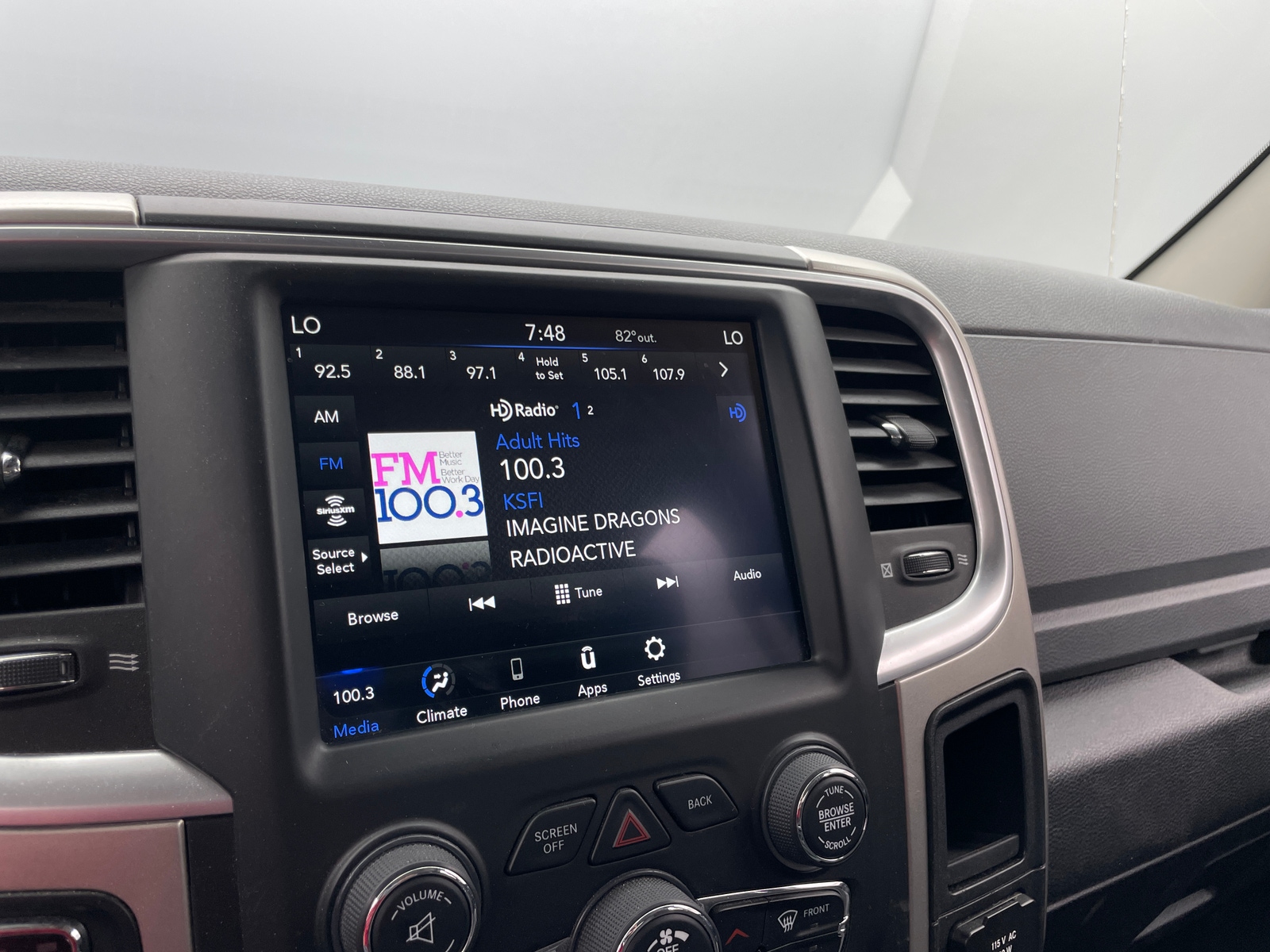 Thumbnail: 2020 RAM 1500 Classic - 4