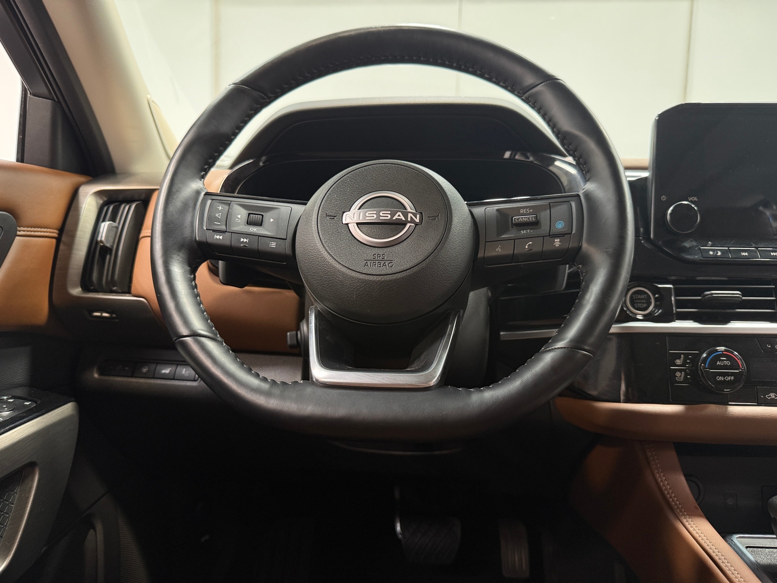Thumbnail: 2023 Nissan Pathfinder - 4
