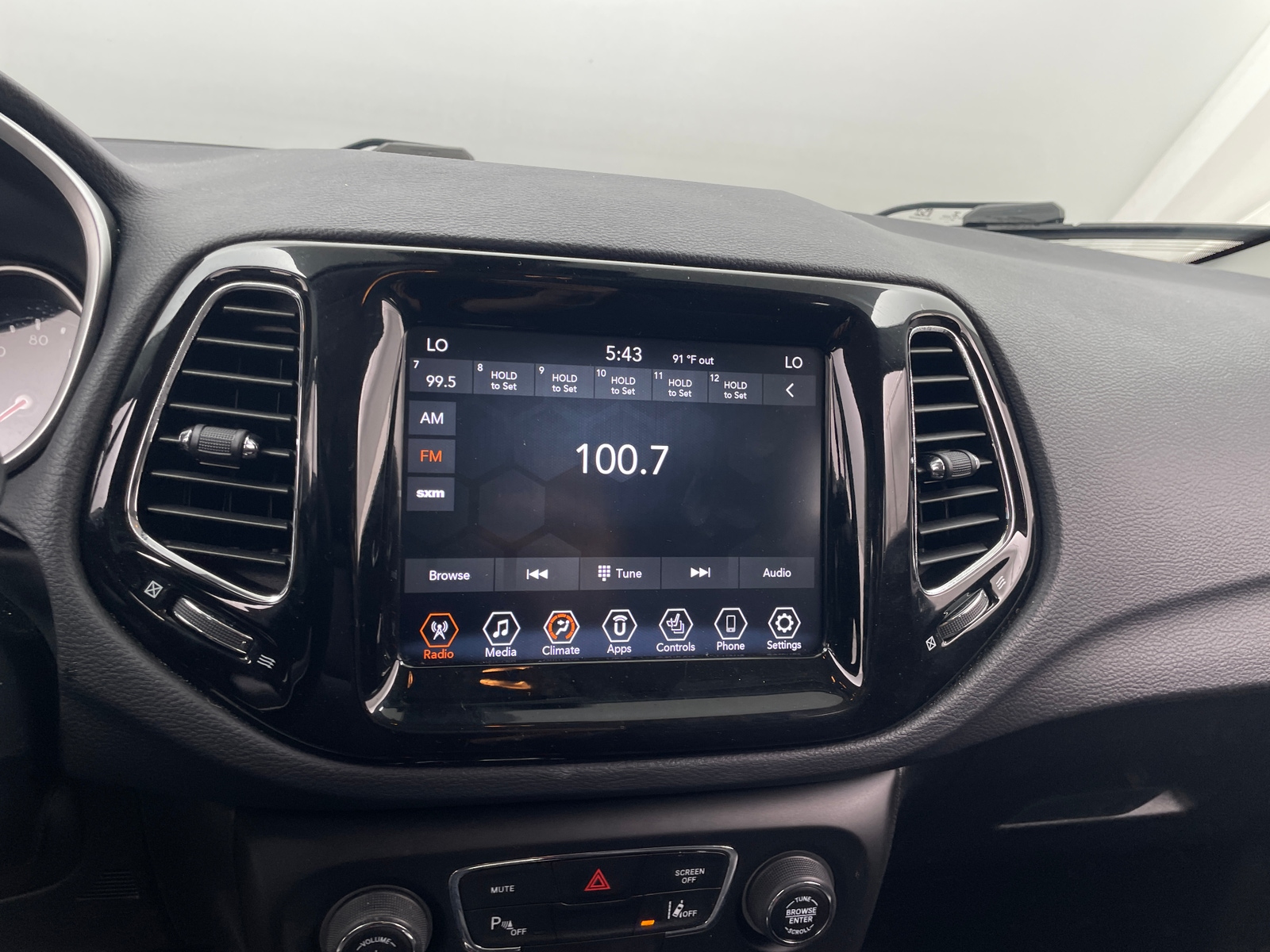Thumbnail: 2021 Jeep Compass - 3