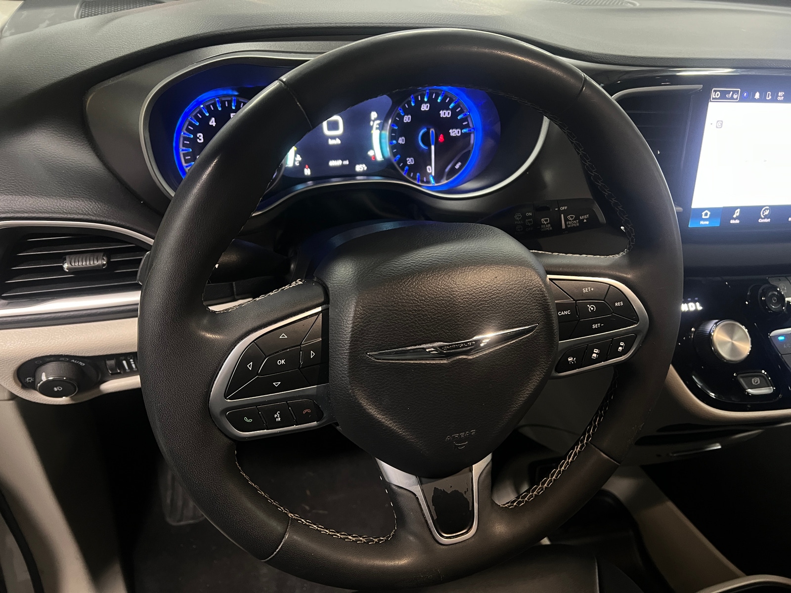 Thumbnail: 2024 Chrysler Pacifica - 4