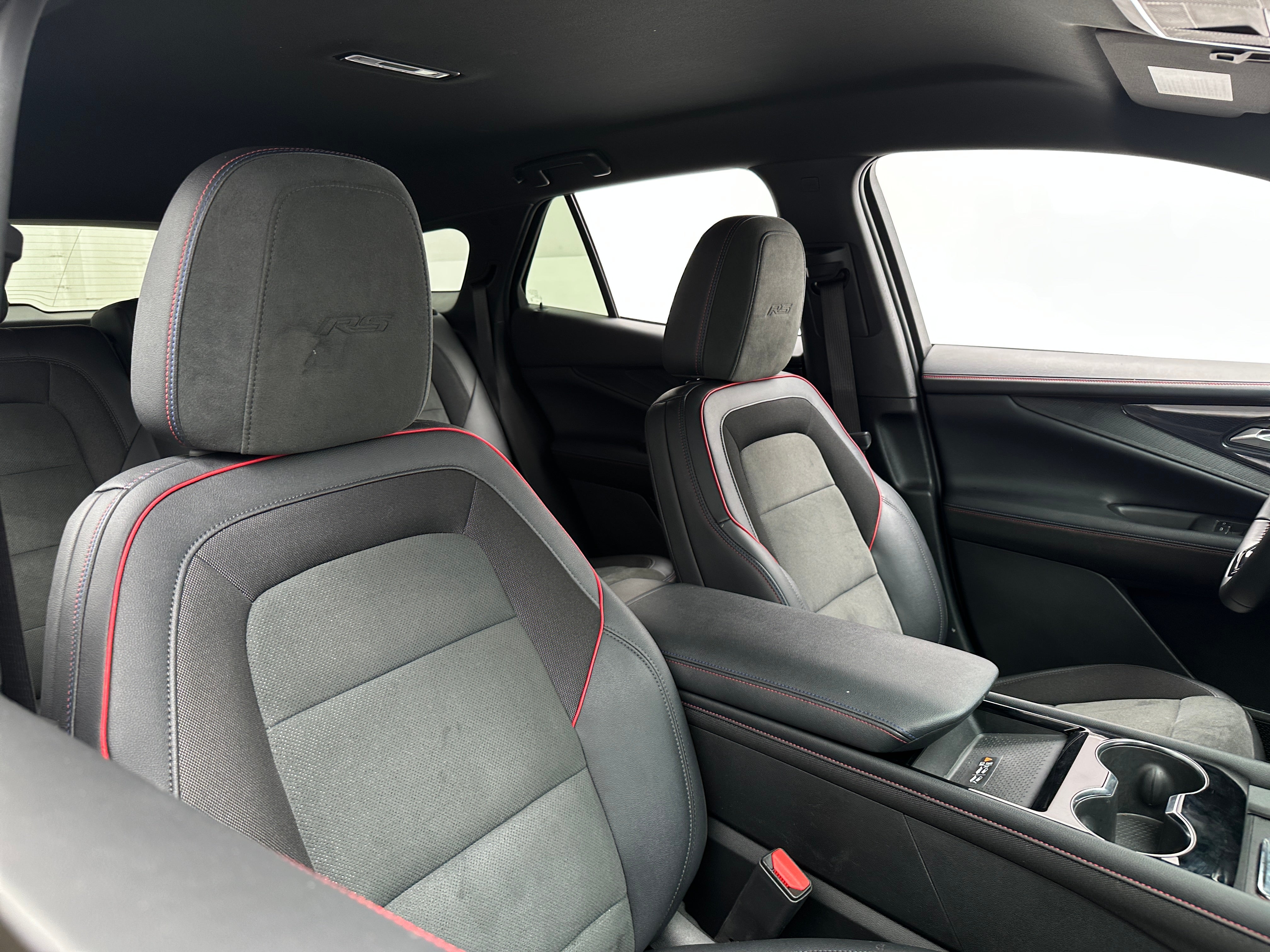 Used 2024 Chevrolet Blazer EV RS with VIN 3GNKDHRK3RS261894 for sale in Oak Creek, WI