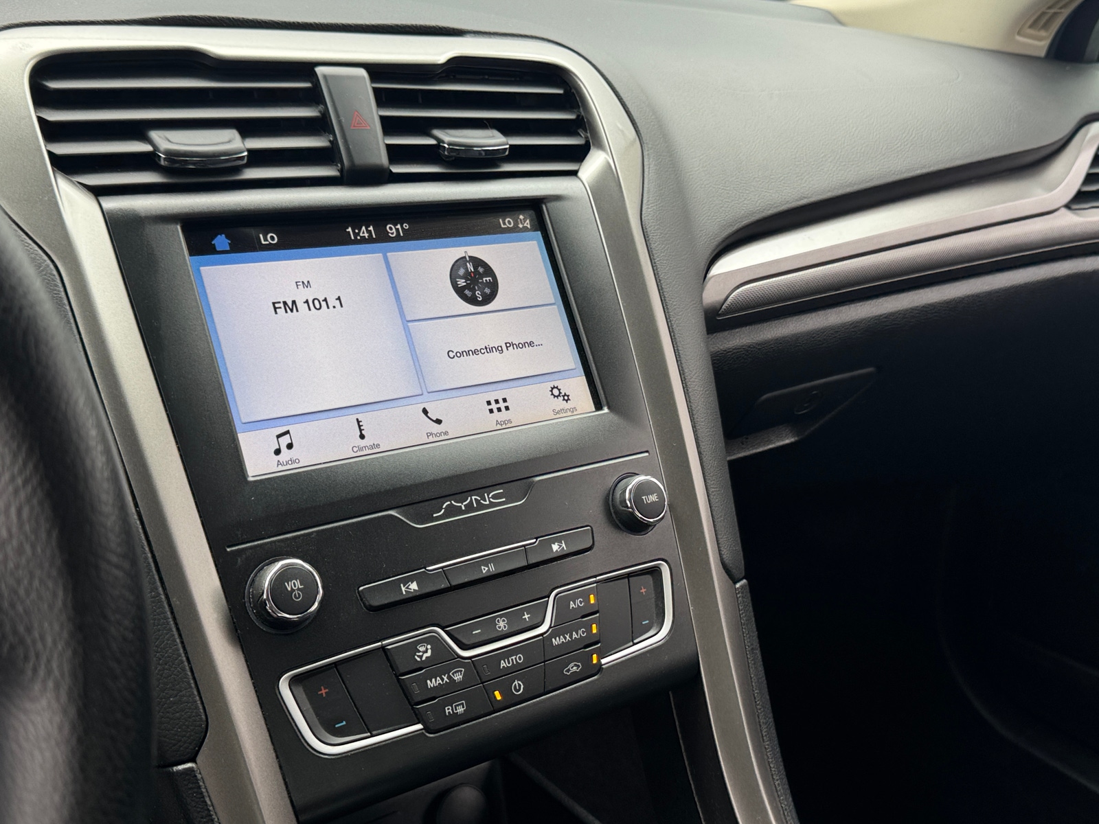 Thumbnail: 2019 Ford Fusion - 4