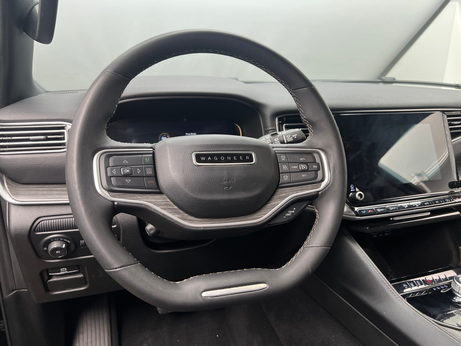 Thumbnail: 2024 Jeep Wagoneer - 4