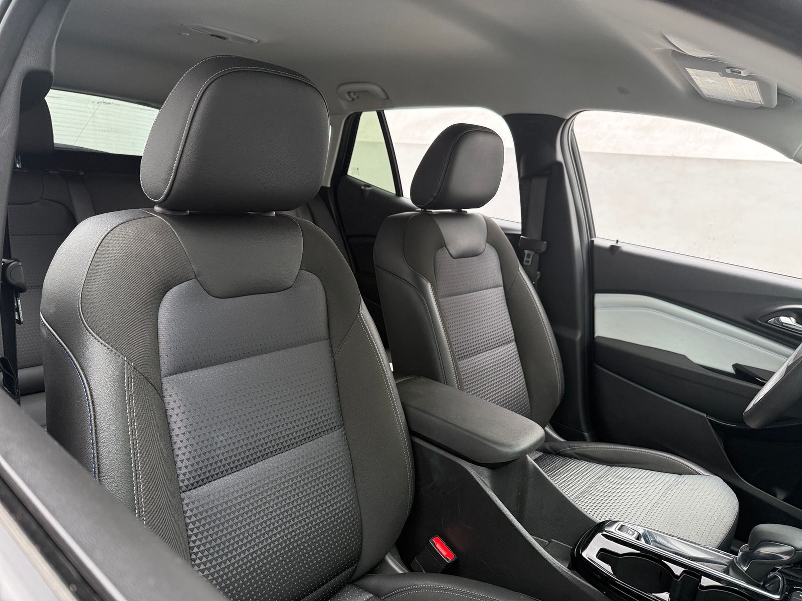 Thumbnail: 2025 Chevrolet Trax - 2