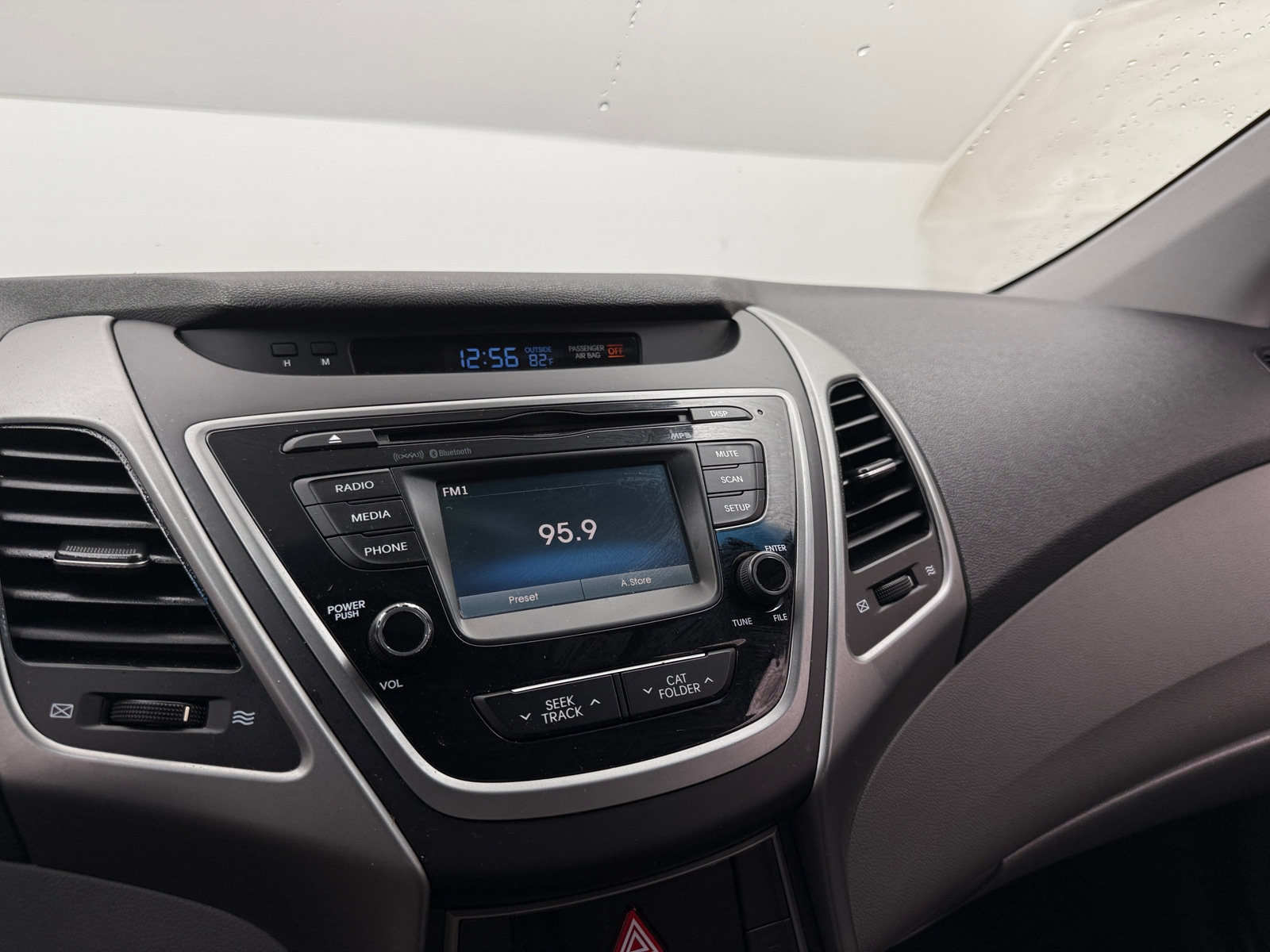 Thumbnail: 2014 Hyundai Elantra - 4