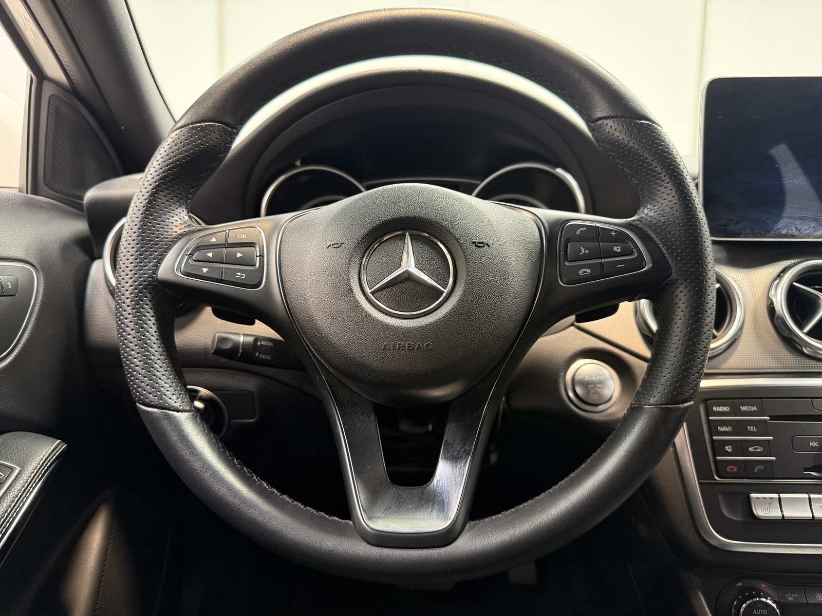 Thumbnail: 2020 Mercedes-Benz GLA - 4