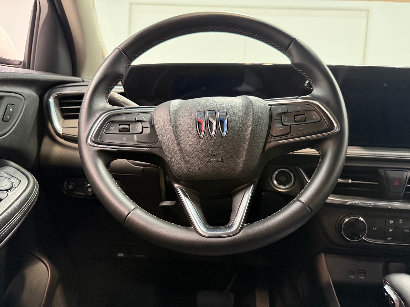 Thumbnail: 2025 Buick Encore GX - 4