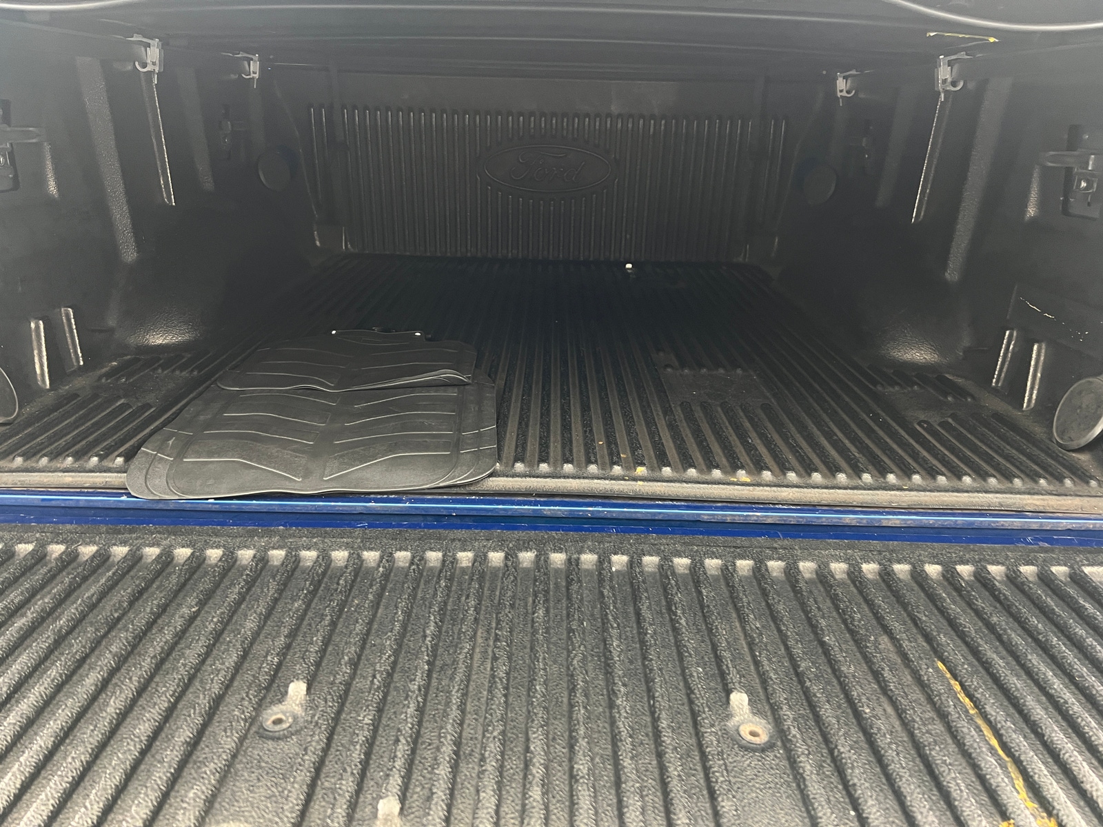 Thumbnail: 2018 Ford Econoline - 7