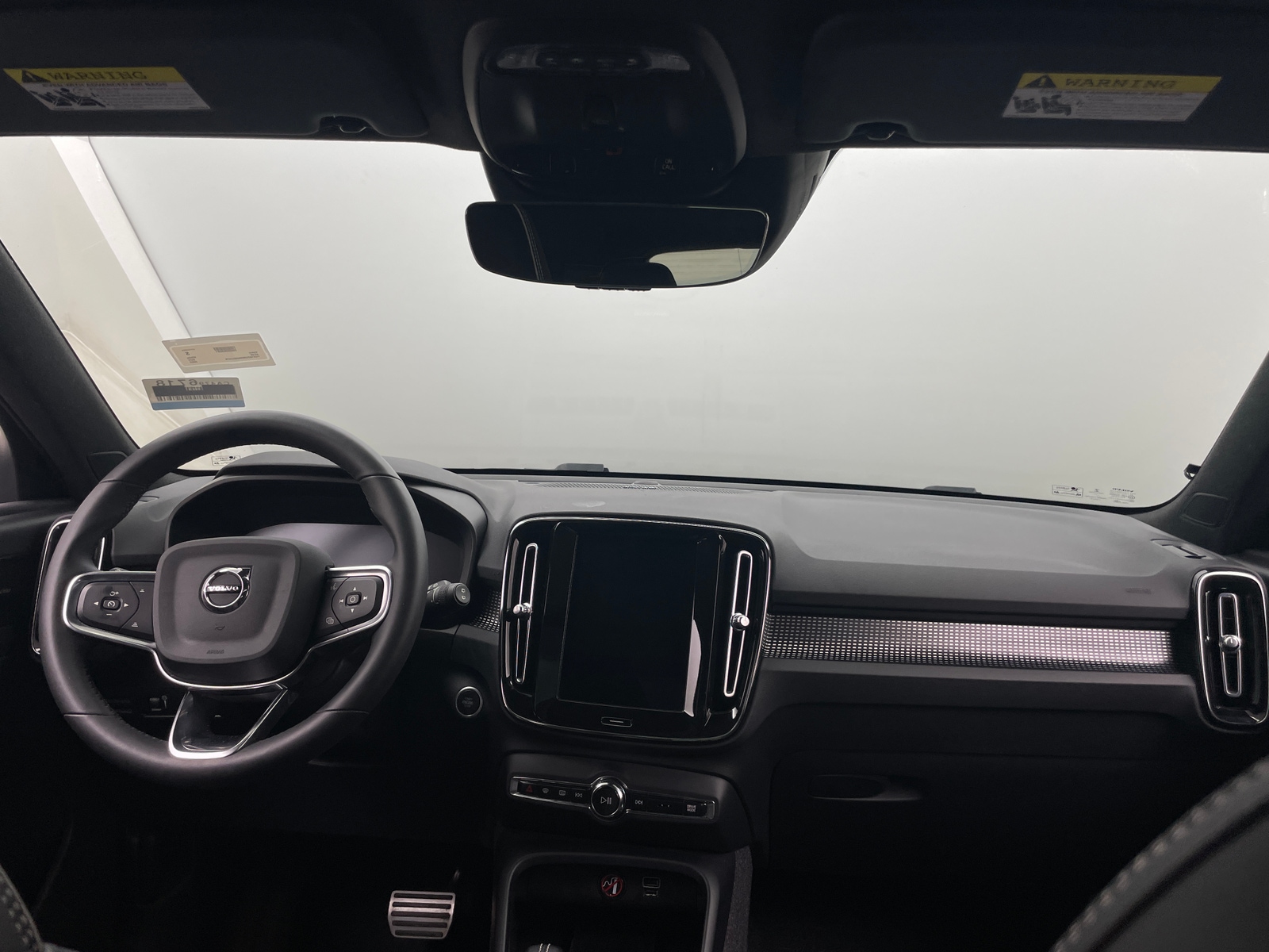Thumbnail: 2022 Volvo XC40 - 2