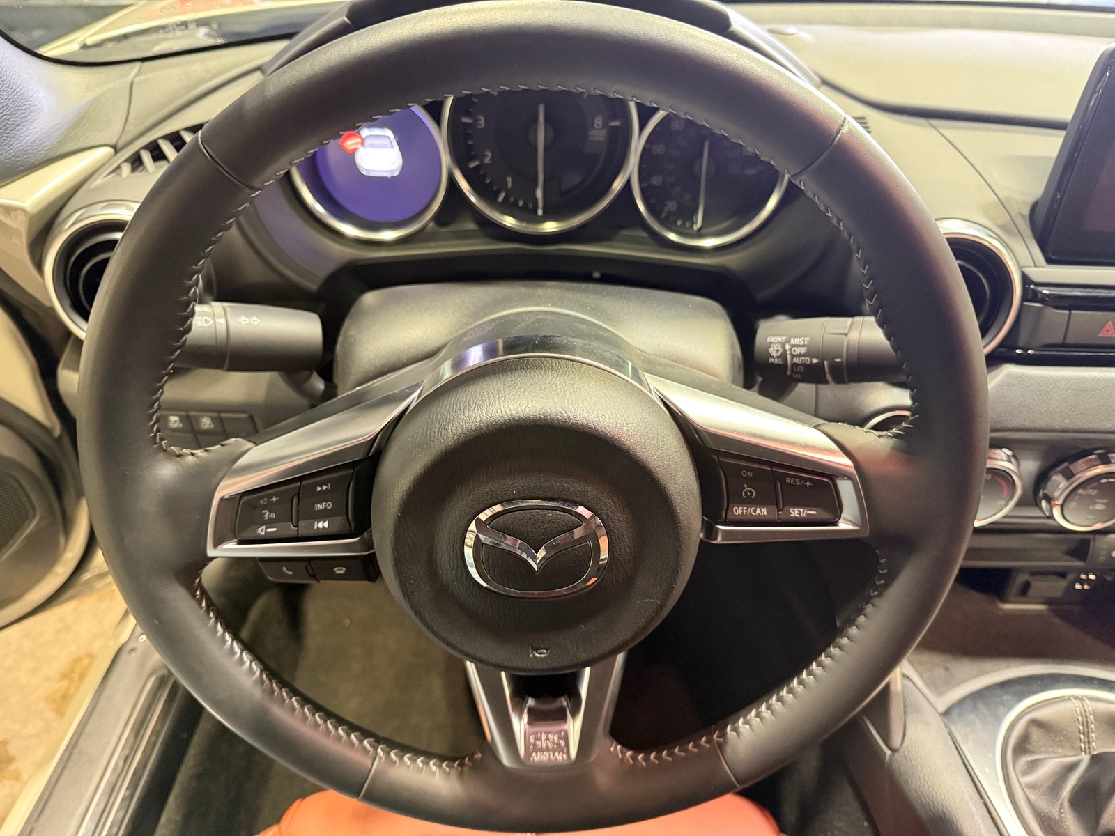 Thumbnail: 2022 Mazda MX-5 Miata - 4