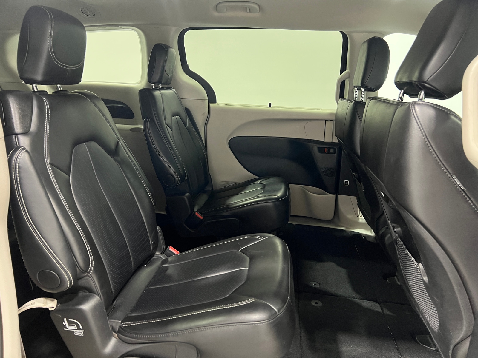 Thumbnail: 2024 Chrysler Pacifica - 5