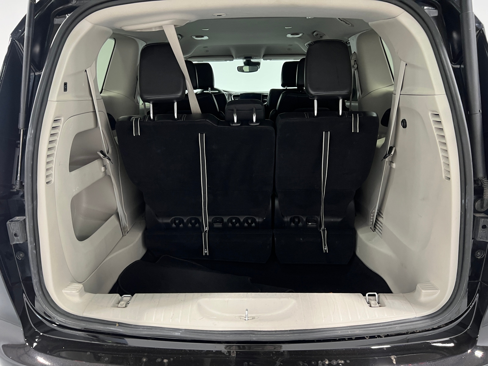 Thumbnail: 2024 Chrysler Pacifica - 6