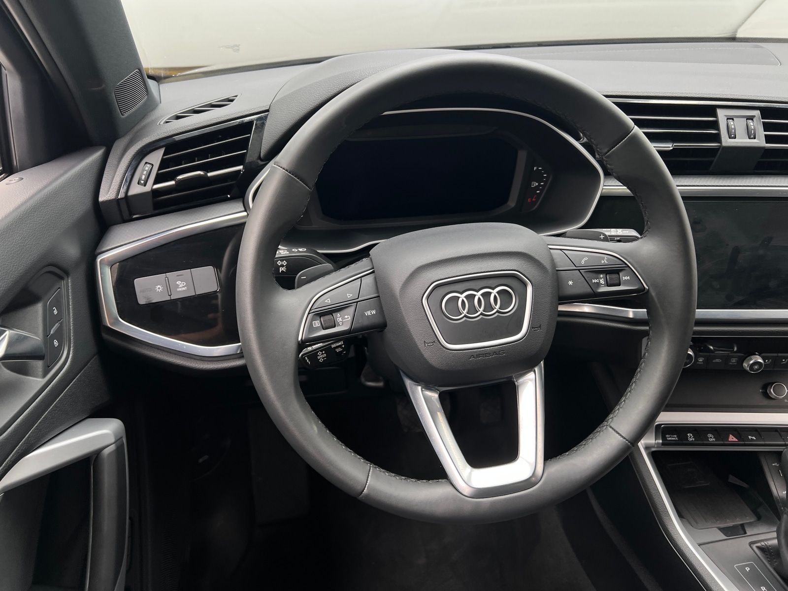 Thumbnail: 2025 Audi Q3 - 4