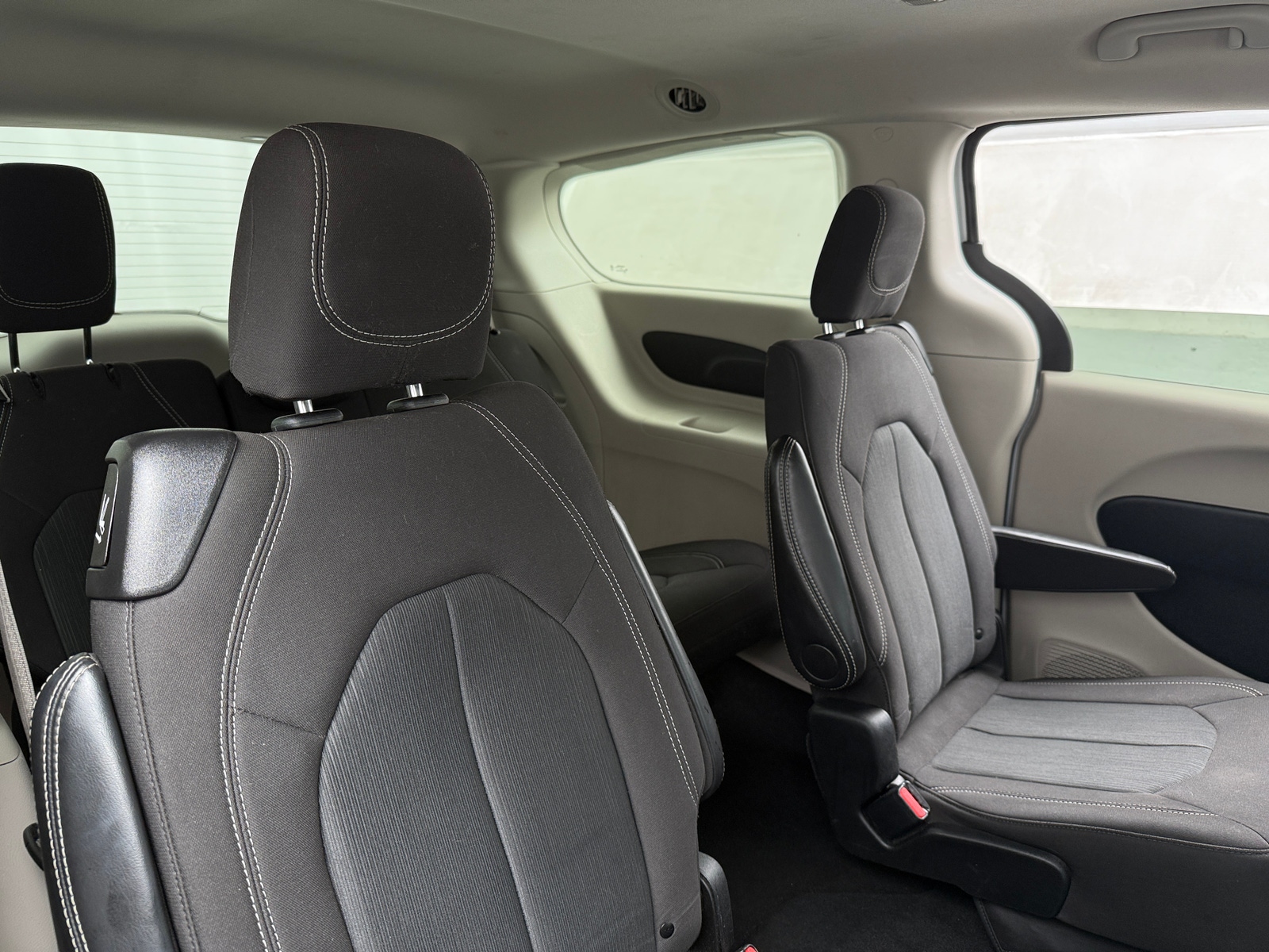 Thumbnail: 2024 Chrysler Voyager - 6