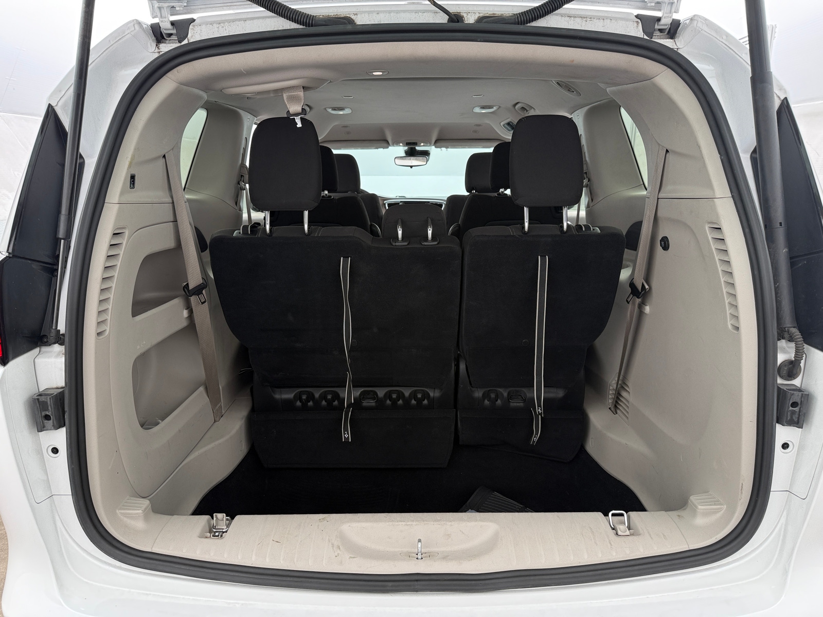 Thumbnail: 2024 Chrysler Voyager - 7