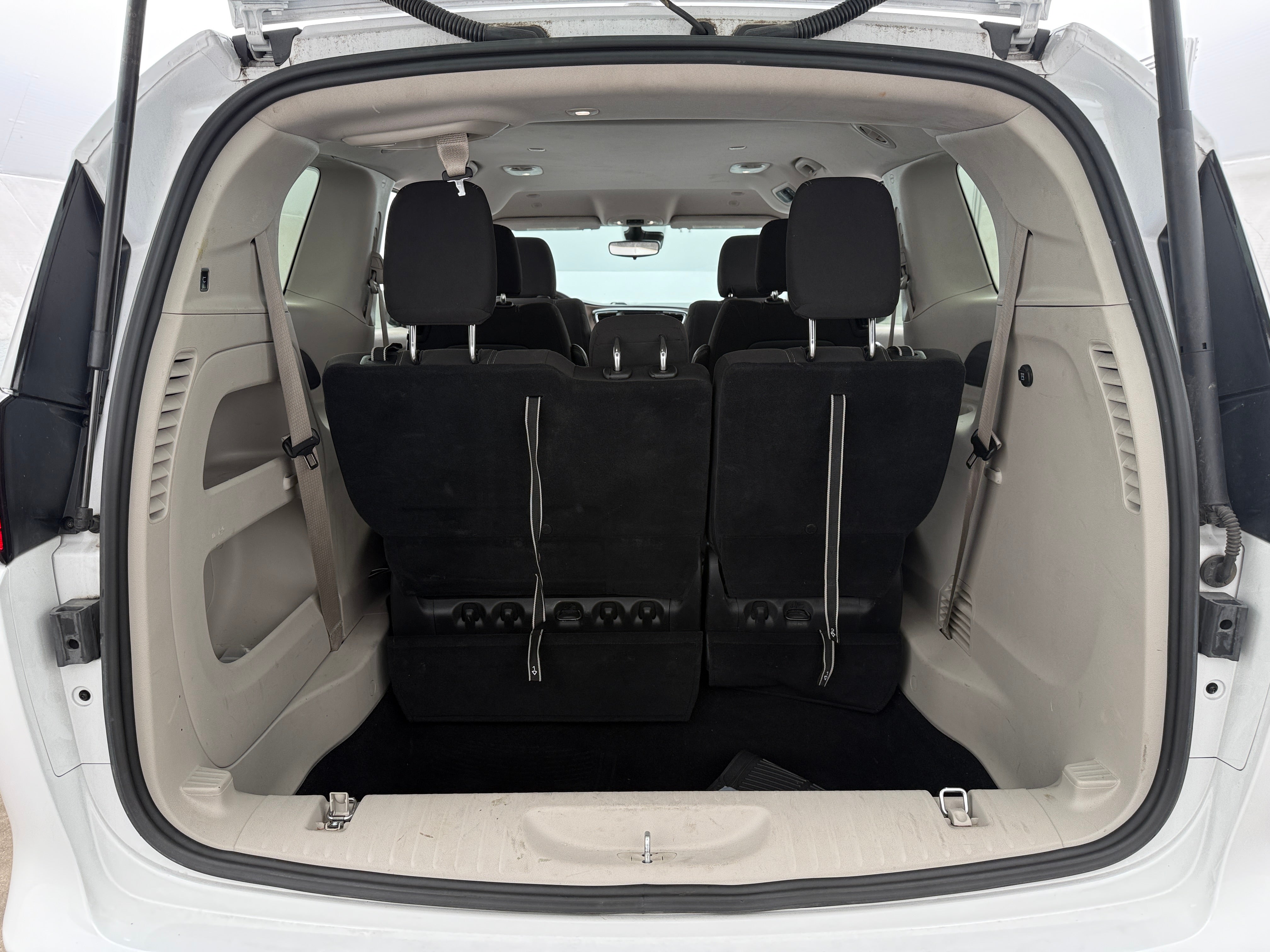 2024 Chrysler Voyager