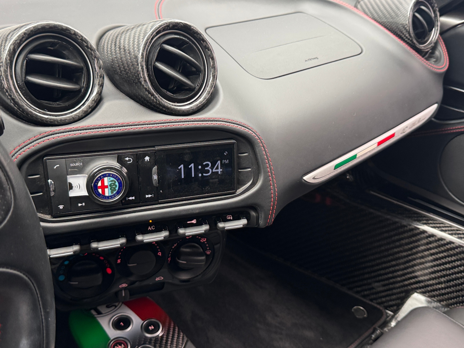 Thumbnail: 2015 Alfa Romeo 4C - 2