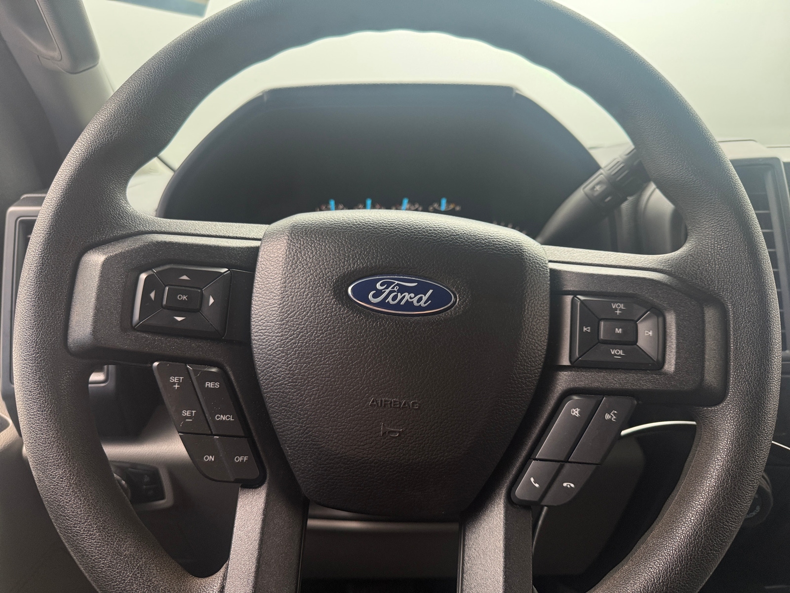 Thumbnail: 2019 Ford Econoline - 5