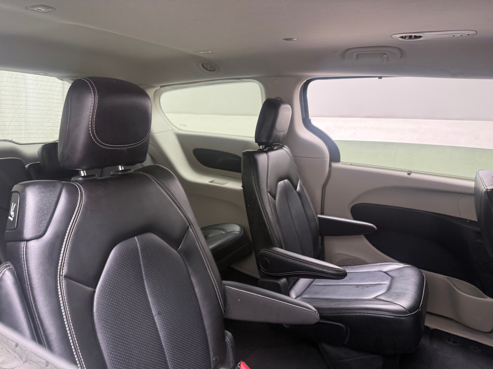 Thumbnail: 2024 Chrysler Pacifica - 5