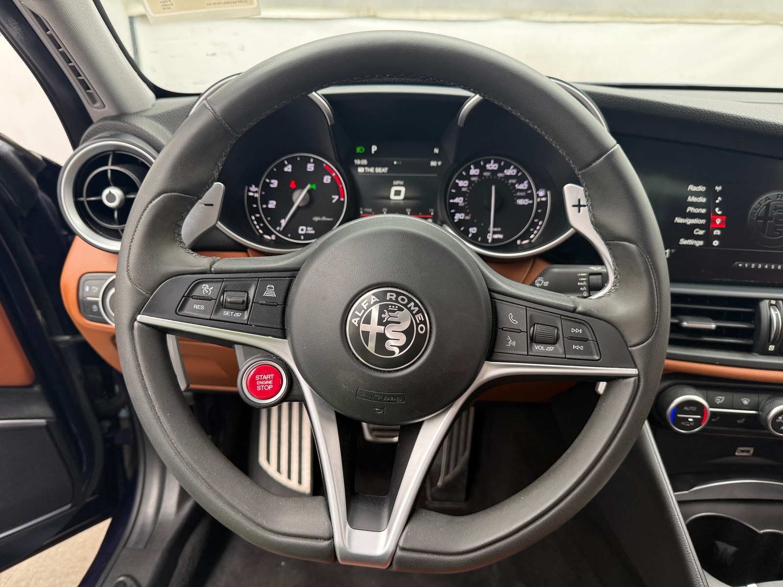 Thumbnail: 2018 Alfa Romeo Giulia - 4