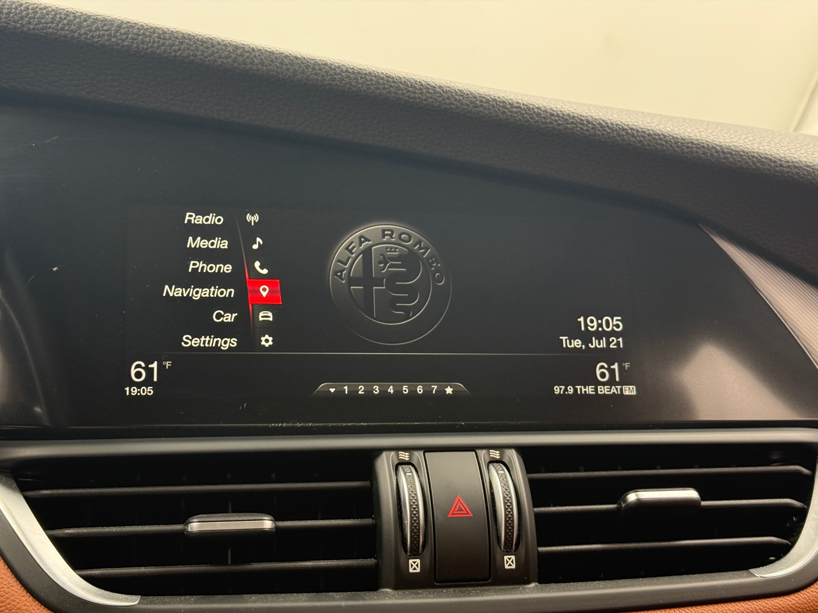 Thumbnail: 2018 Alfa Romeo Giulia - 3