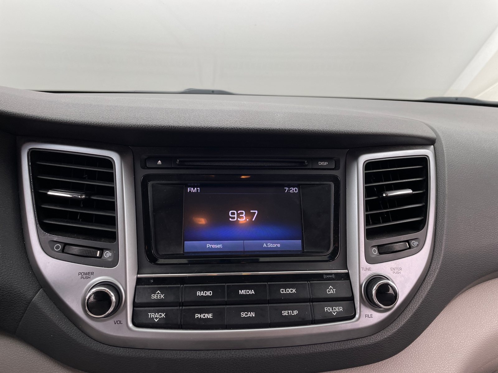 Thumbnail: 2017 Hyundai Tucson - 4